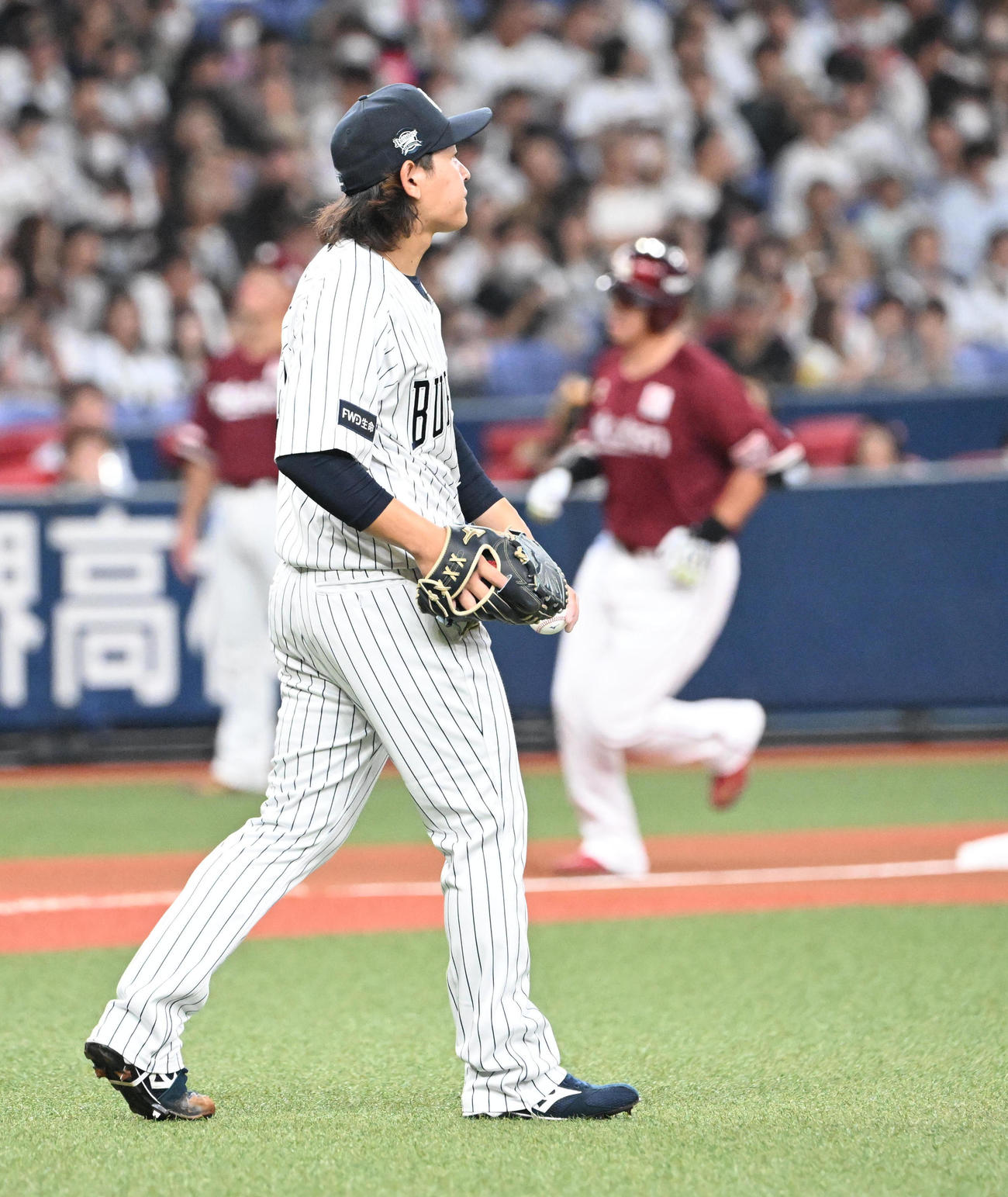オリックス対楽天　1回表楽天2死一塁、浅村に先制2点本塁打を浴びる宮城（撮影・和賀正仁）