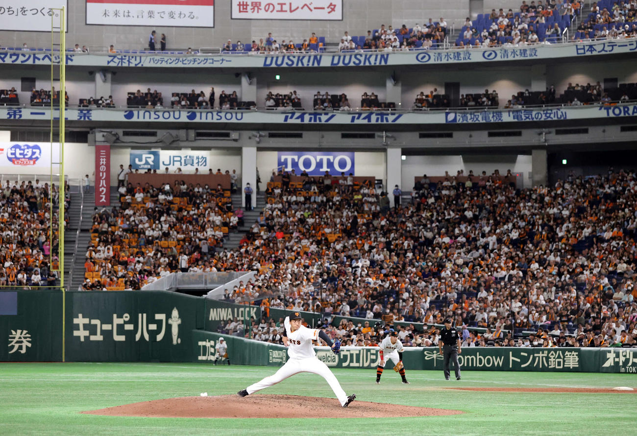 巨人対ヤクルト　9回表ヤクルトの攻撃で登板する大勢（撮影・浅見桂子）
