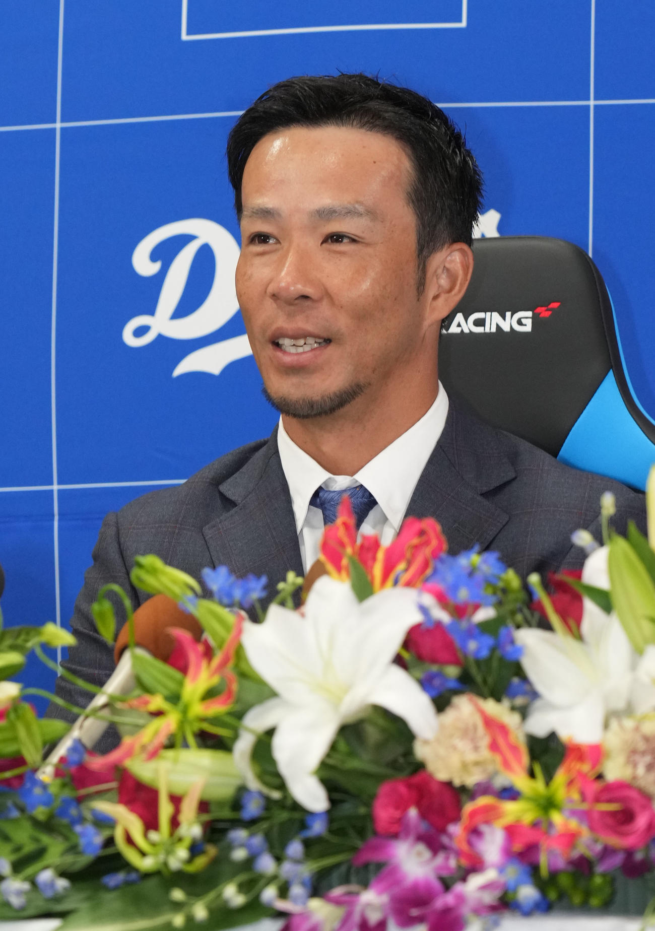 引退会見で質疑応答に応じる福田（撮影・森本幸一）