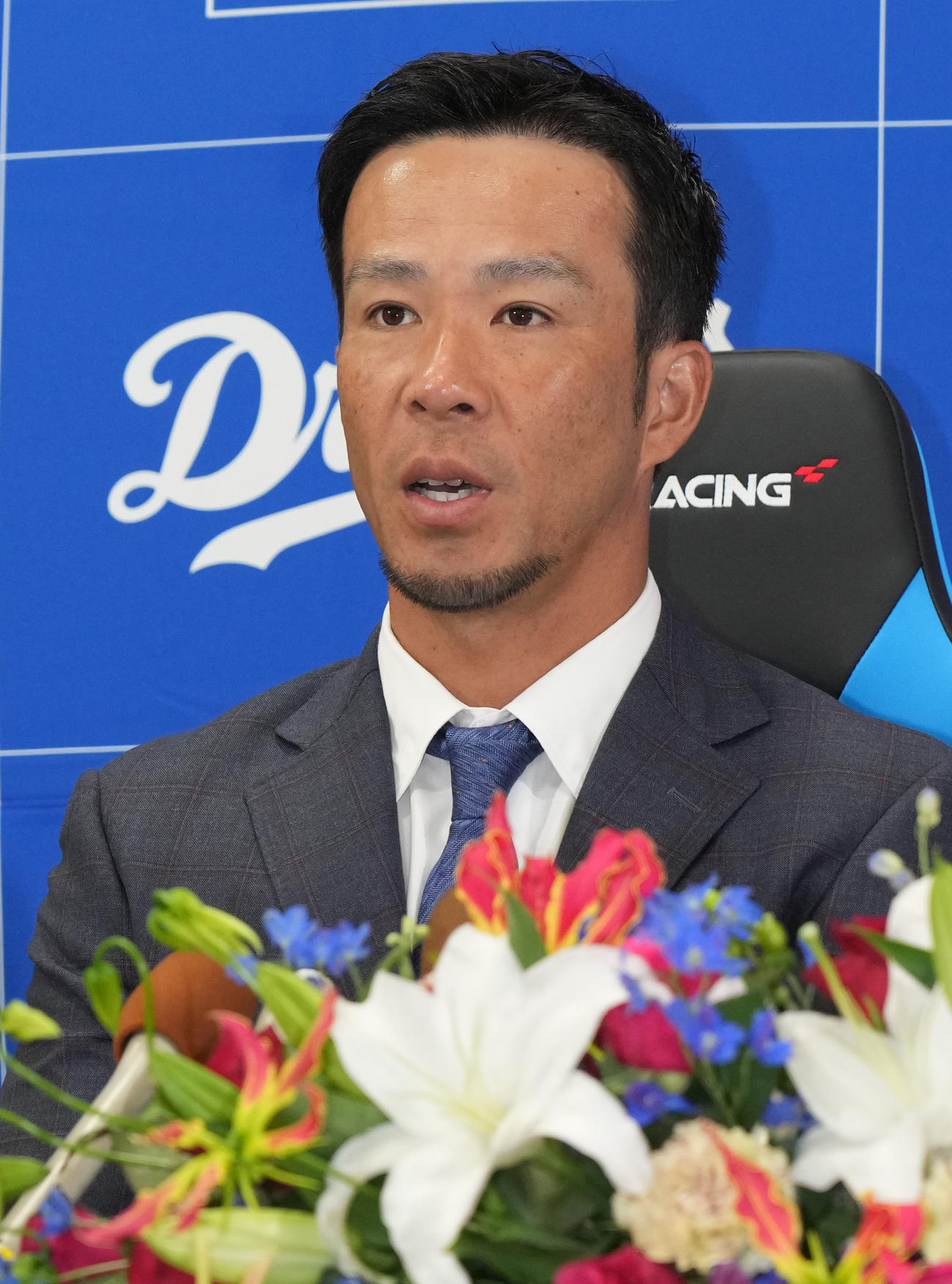 引退会見で質疑応答に応じる福田（撮影・森本幸一）