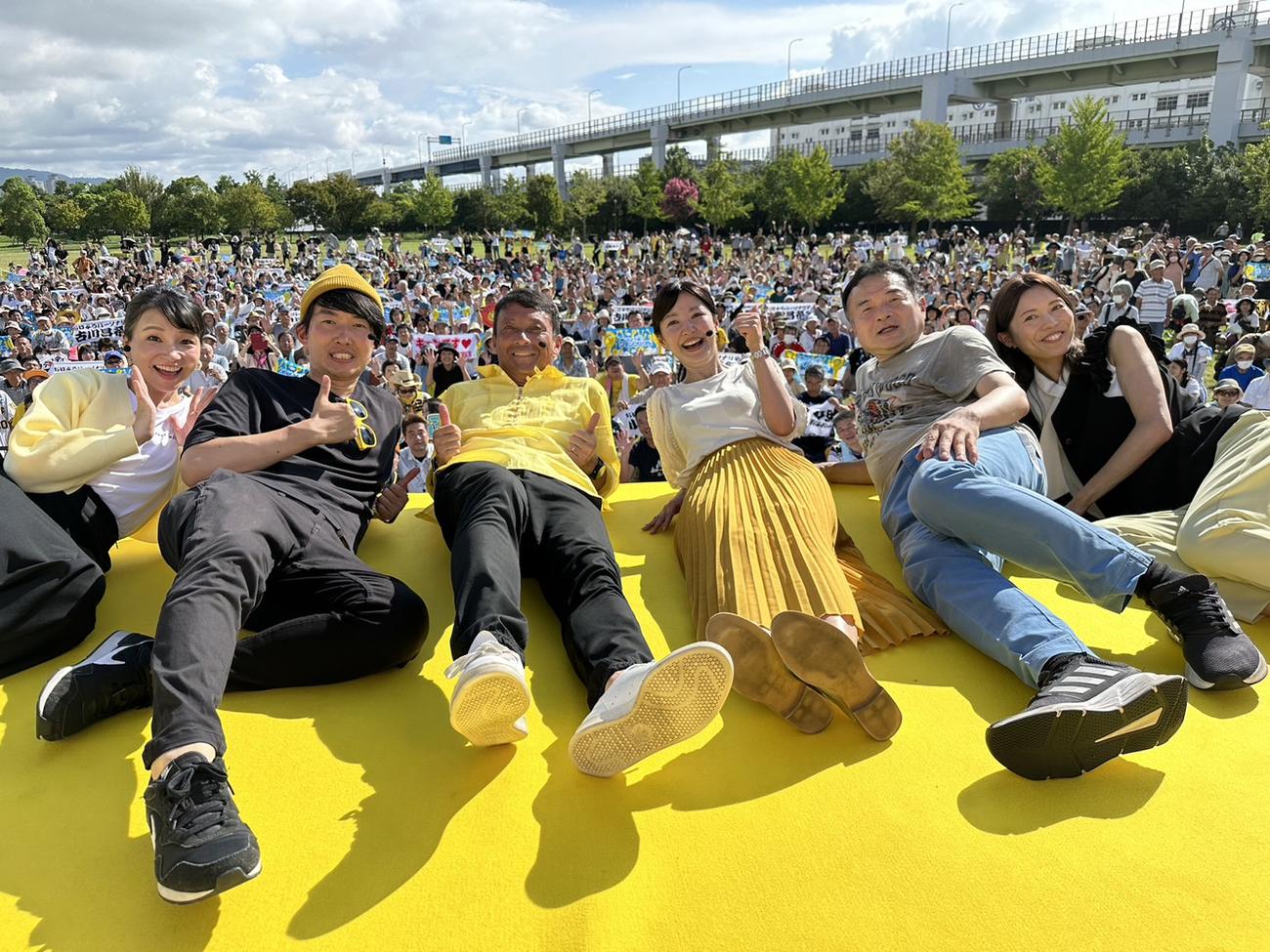 大勢のファンで埋め尽くされたABCラジオ「おはようパーソナリティ」の公開生放送（提供写真）