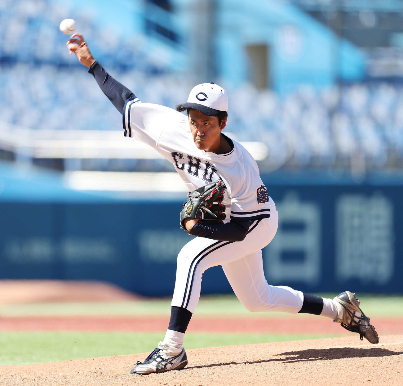 亜大対中大　中大先発の西舘（撮影・宮地輝）
