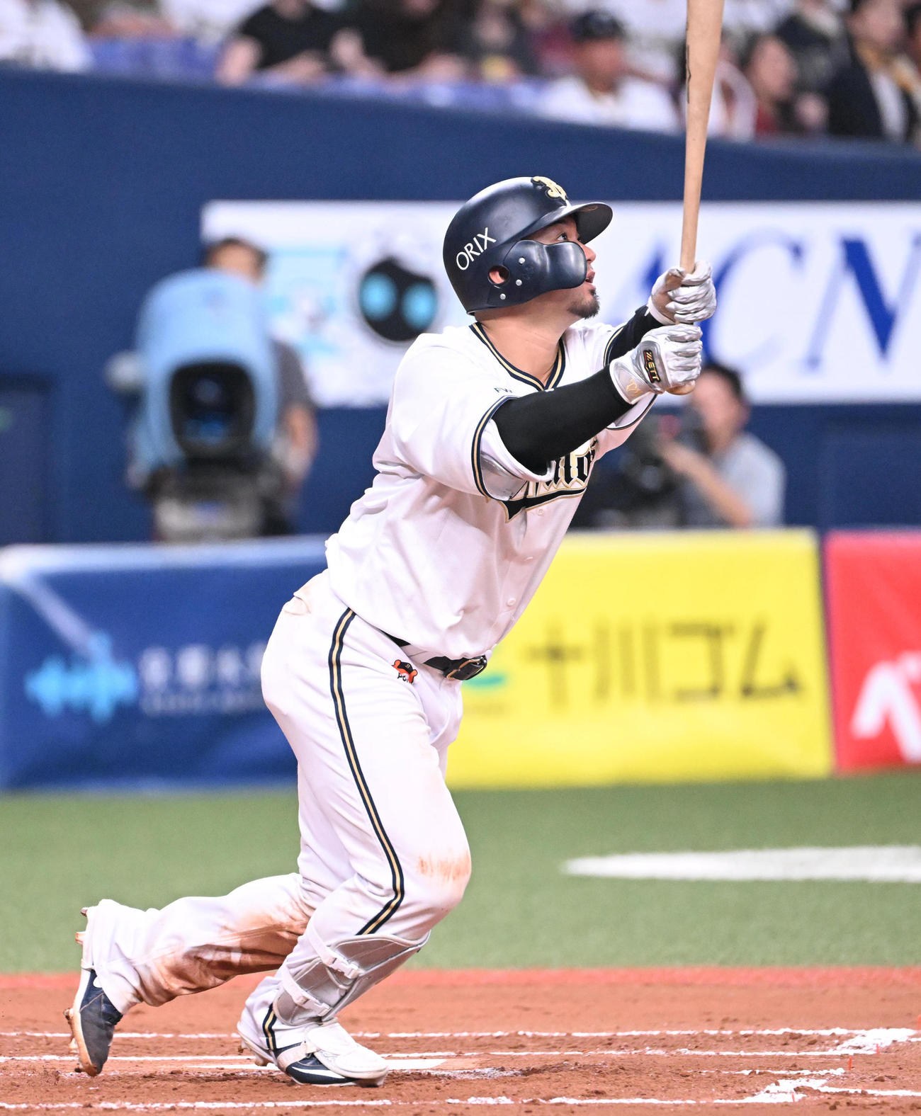 オリックス対楽天　6回裏オリックス2死、右越えソロ本塁打を放つ森（撮影・和賀正仁）