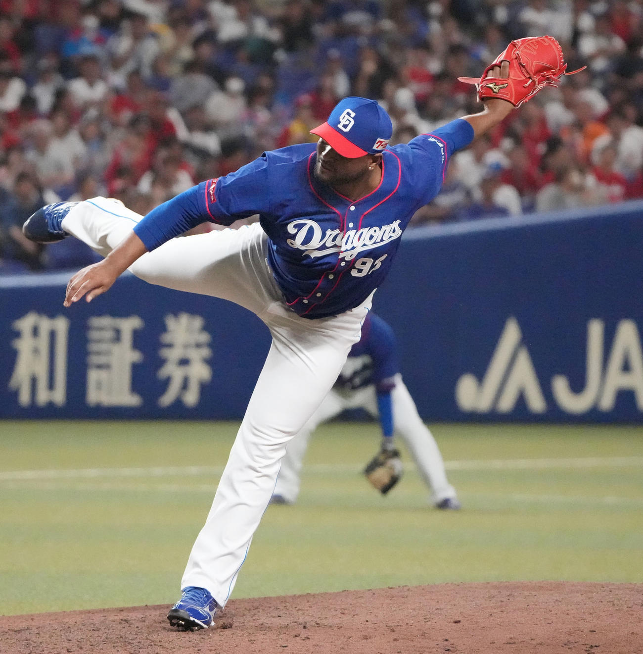 中日対広島　8回表、中日6番手で登板するフェリス（撮影・森本幸一）