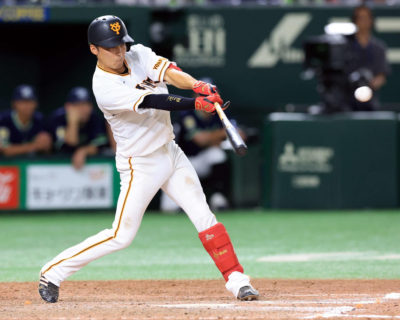 巨人対ヤクルト　12回裏巨人1死一、二塁、増田大はサヨナラ適時打を放つ（撮影・浅見桂子）