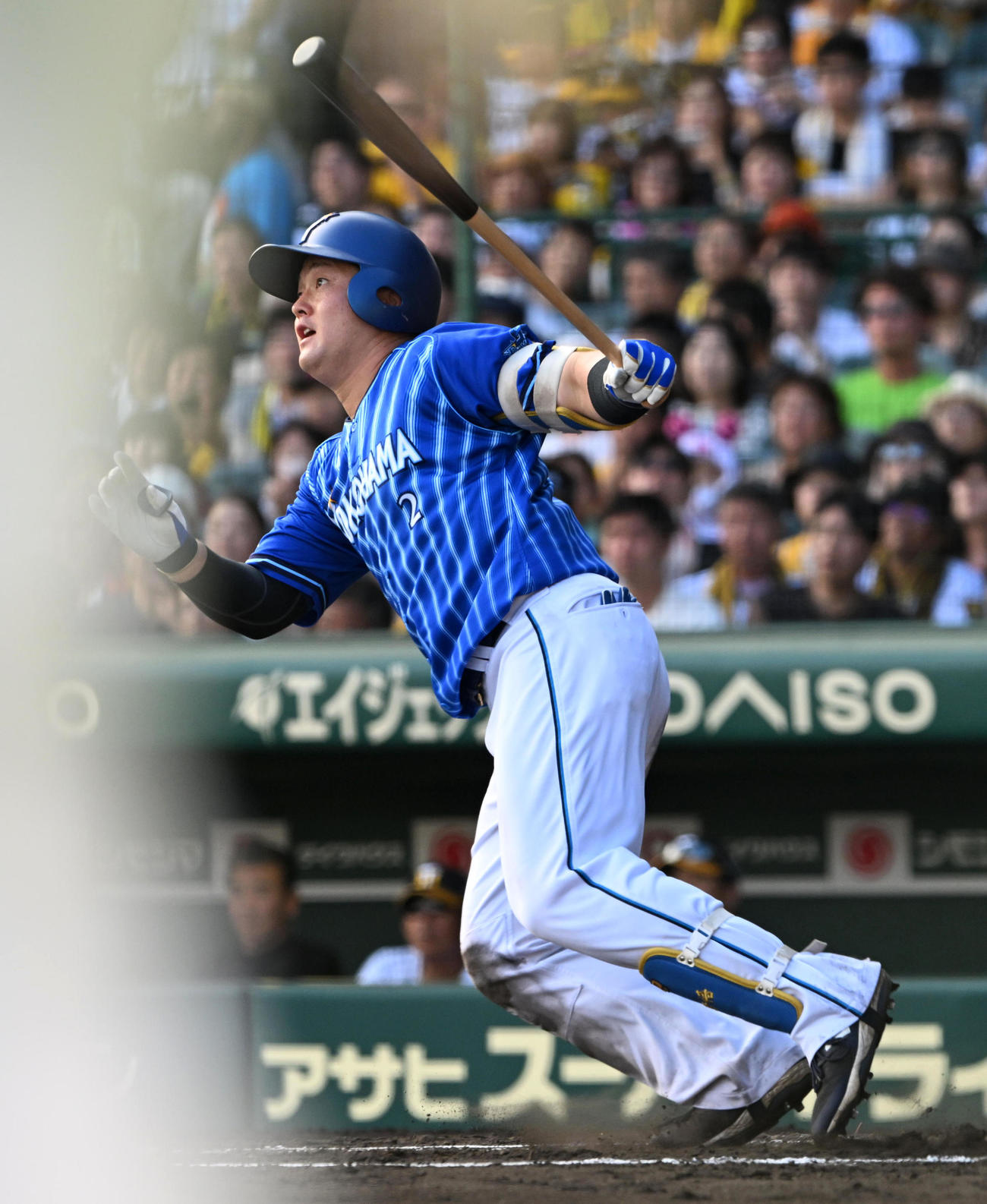 阪神対DeNA 6回表DeNA2死二塁、牧は中前先制適時打を放つ（撮影・前岡正明）