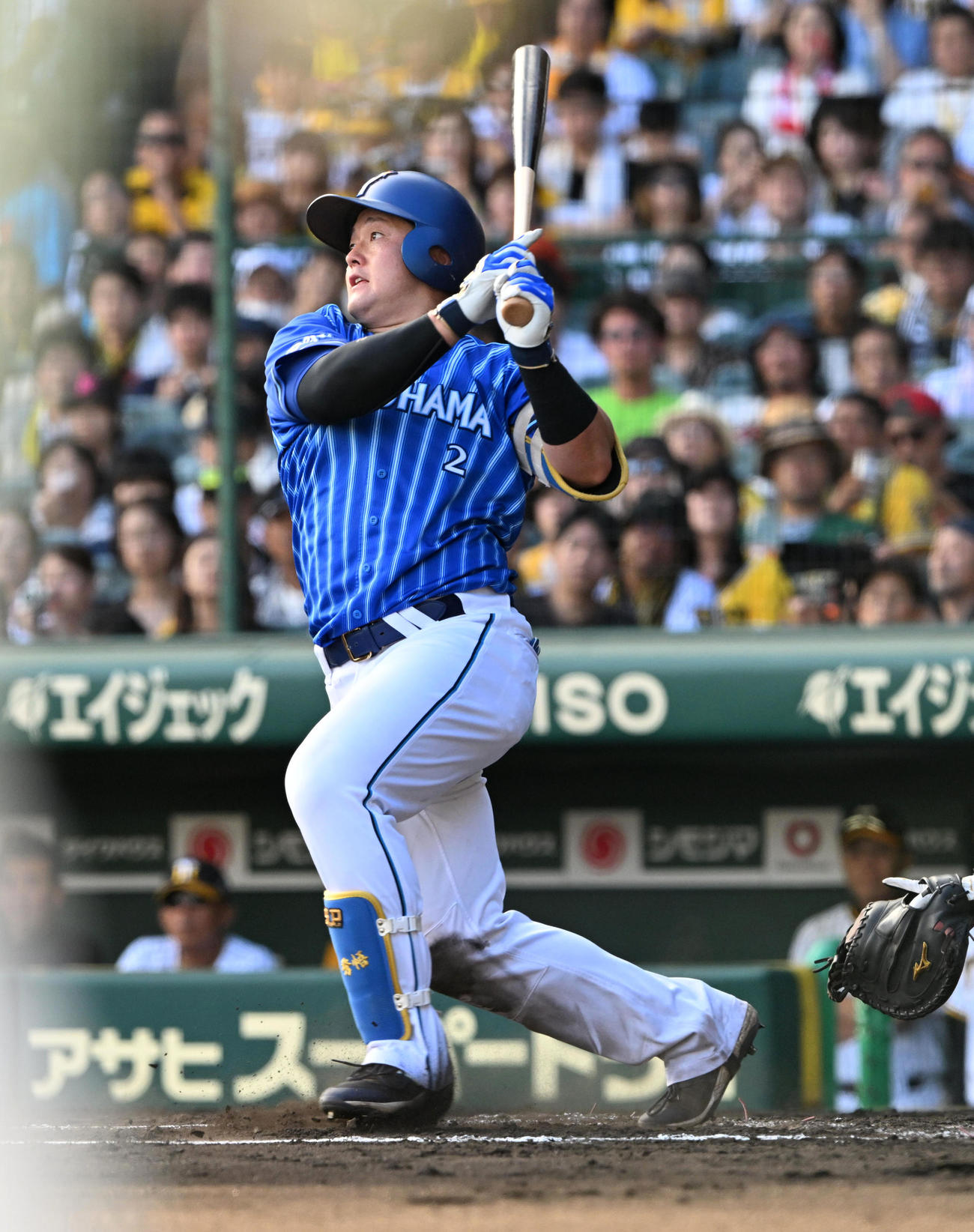 阪神対DeNA 6回表DeNA2死二塁、牧は中前先制適時打を放つ（撮影・前岡正明）