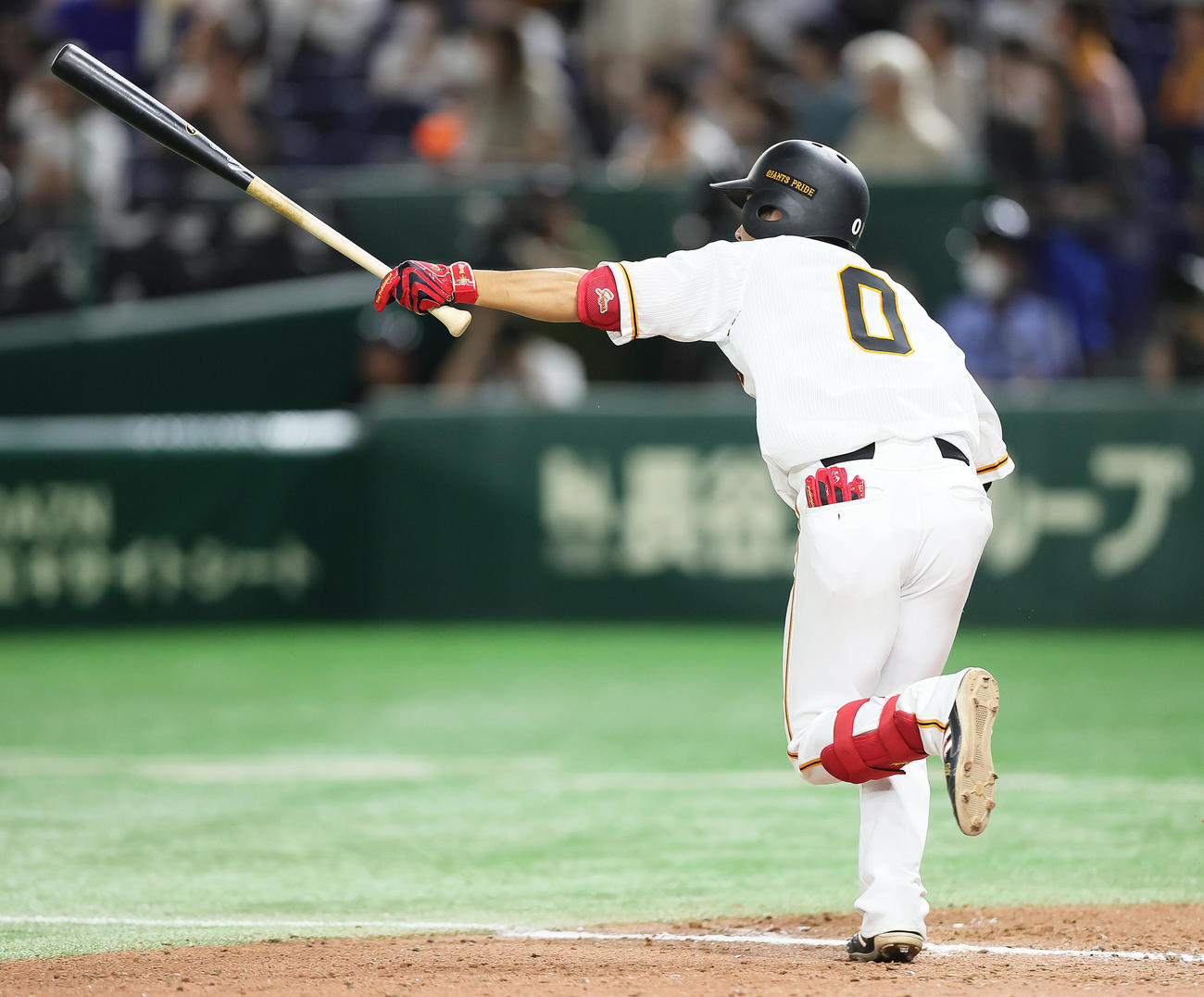 巨人対ヤクルト　12回裏巨人1死、1死二塁、増田大はサヨナラ打を放つ（撮影・足立雅史）
