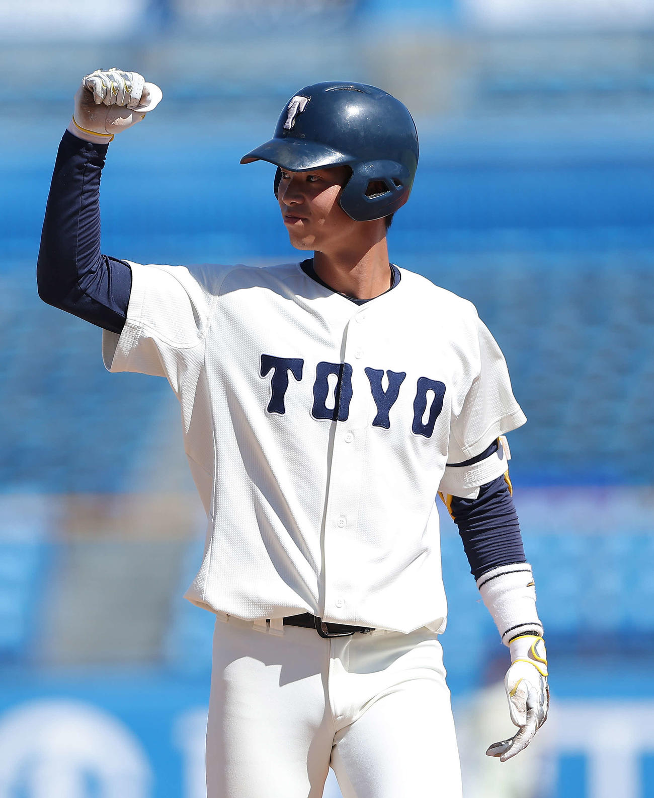 東洋大対日大　4回表東洋大1死、左前打を放つ花田（撮影・河田真司）