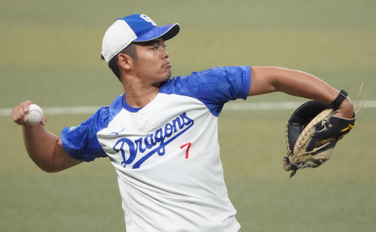 キャッチボールをする根尾（撮影・森本幸一）