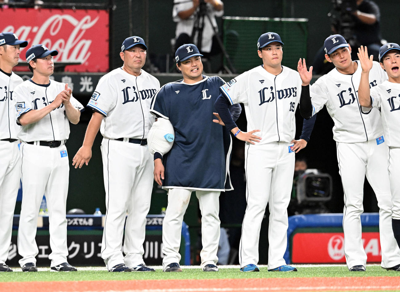 西武対日本ハム　今季5勝目を挙げた西武松本（撮影・たえ見朱実）