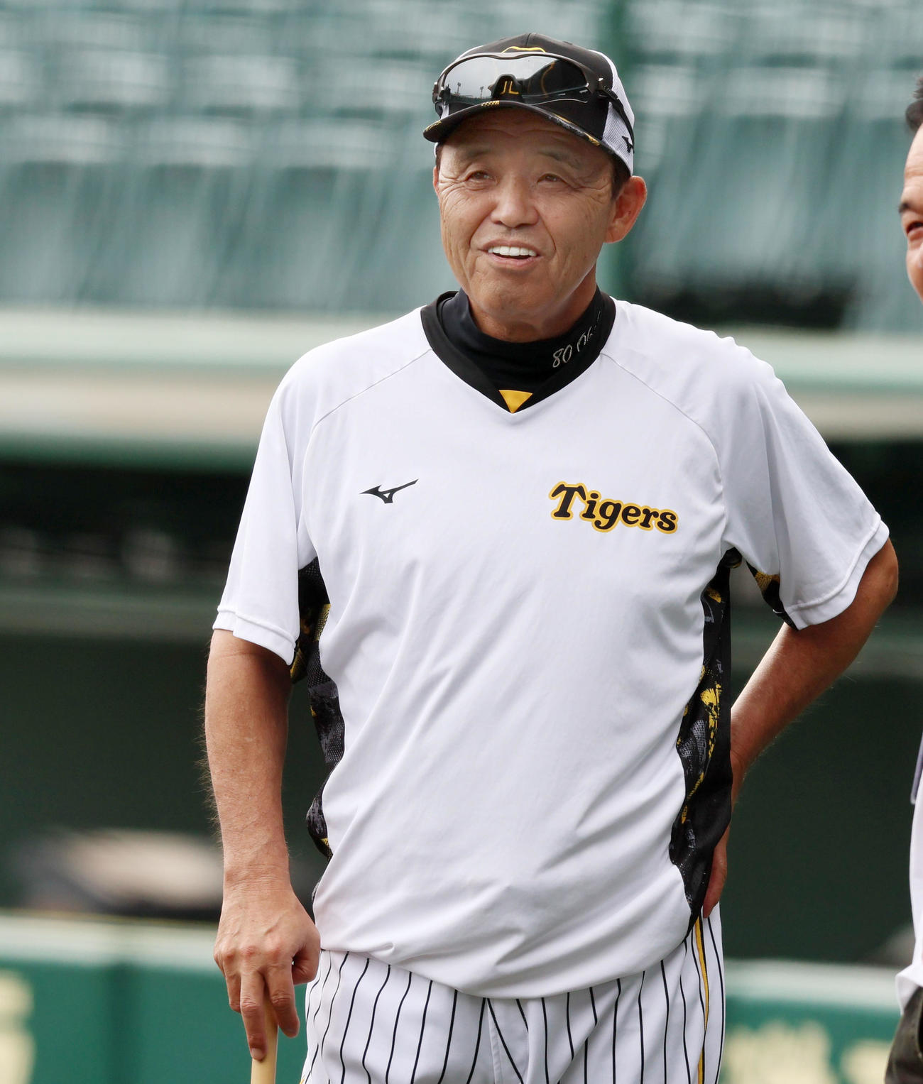 阪神対巨人　笑顔を見せる岡田監督（撮影・加藤哉）