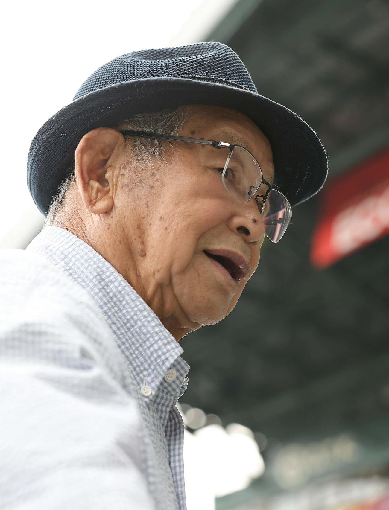 甲子園球場を訪れた吉田氏（撮影・上田博志）
