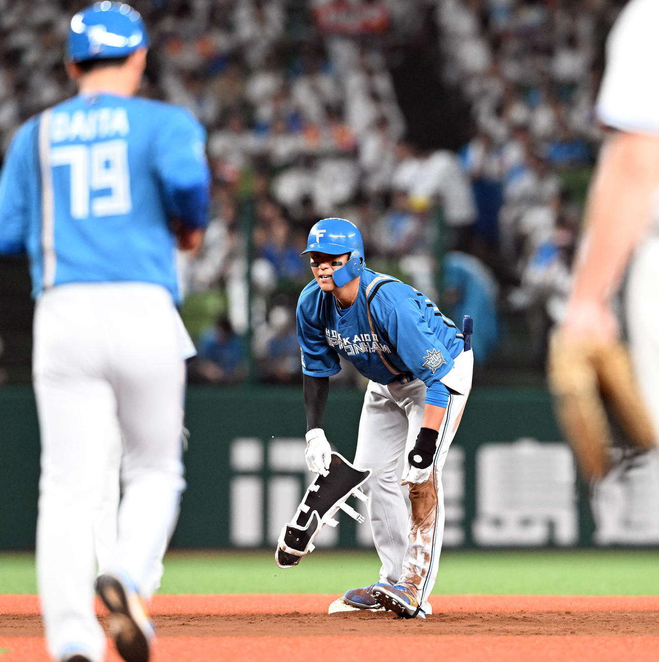 西武対日本ハム　4回表日本ハム1死、左前に二塁打を放った木村（撮影・たえ見朱実）