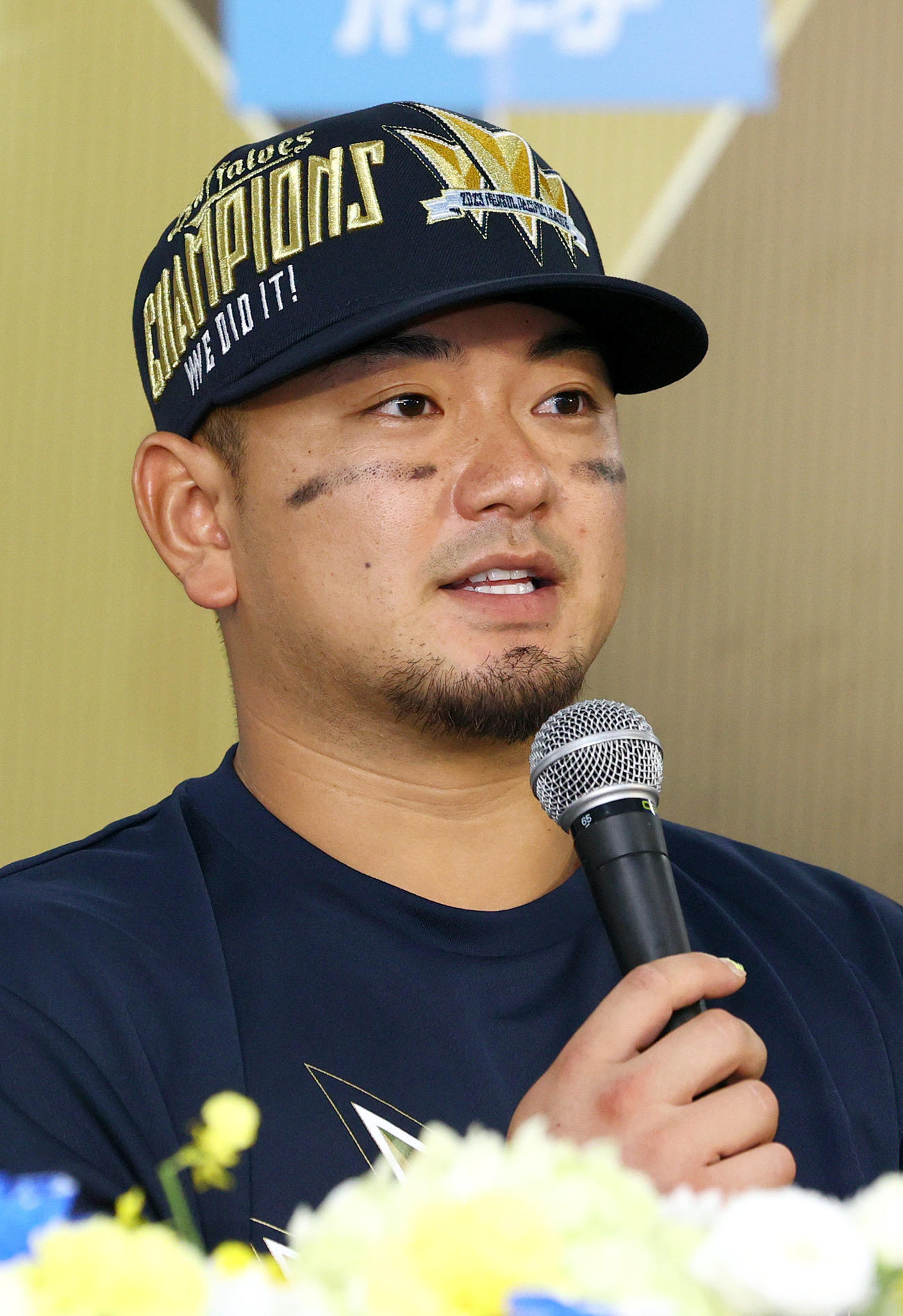オリックス対ロッテ　パ・リーグ3連覇を決め、記者会見するオリックス森（撮影・上山淳一）