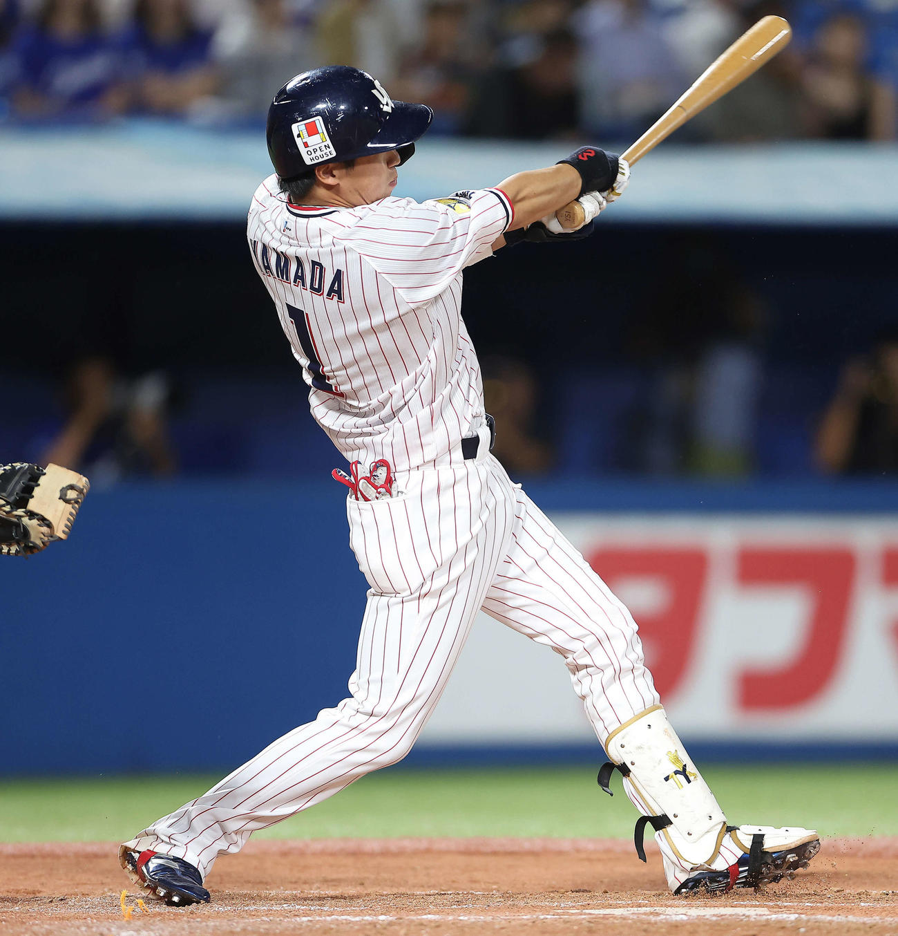 ヤクルト対中日　3回裏ヤクルト2死二塁、左越え2点本塁打を放つ山田（撮影・河田真司）