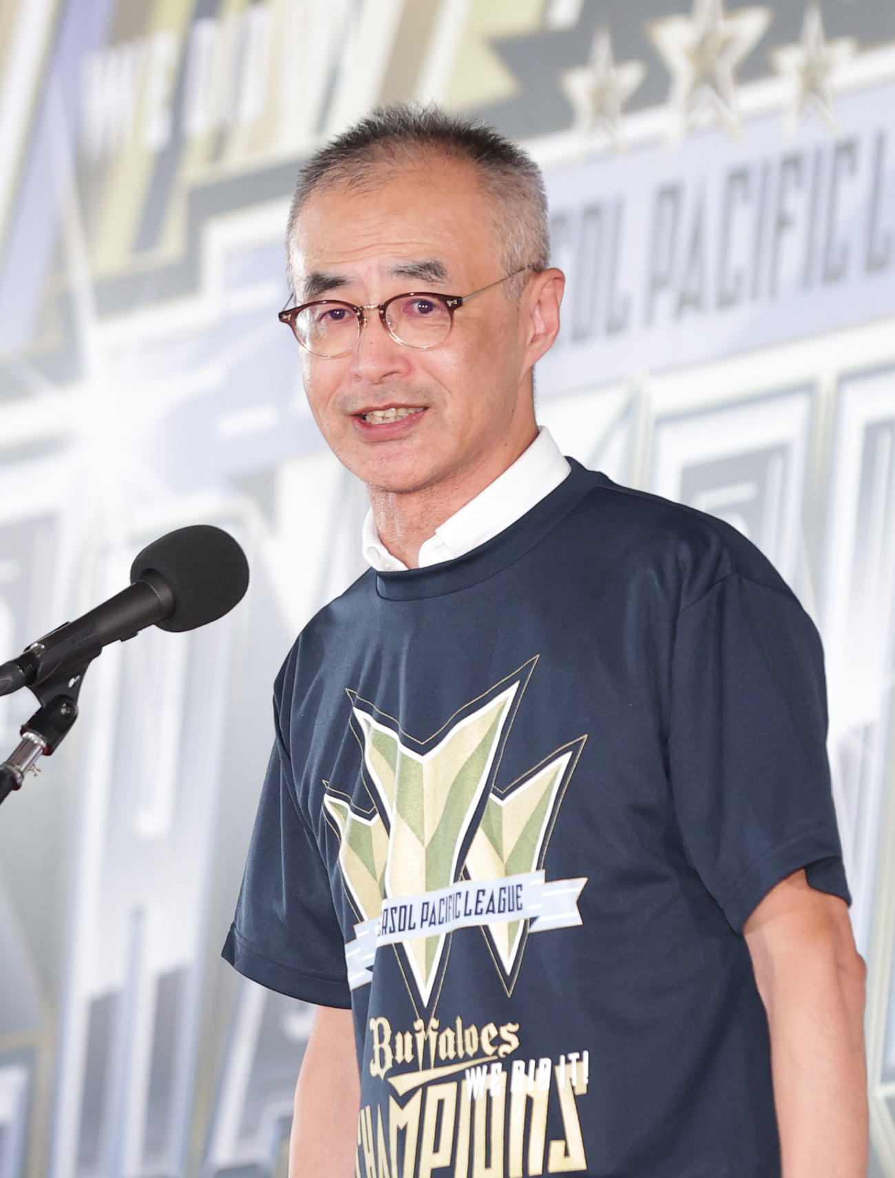 あいさつをする湊通夫球団社長（2023年9月20日撮影）