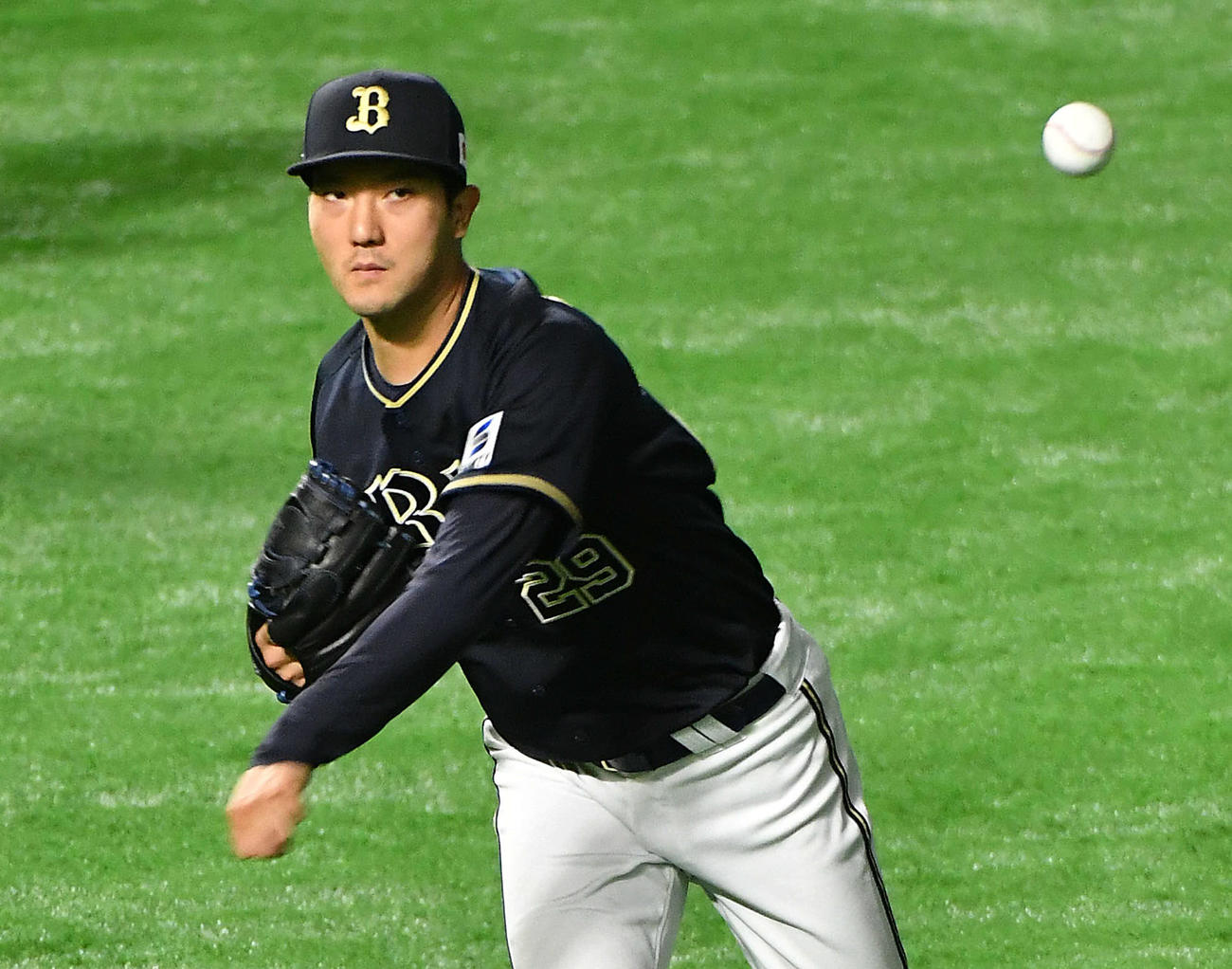 キャッチボールを行う田嶋（撮影・岩下翔太）
