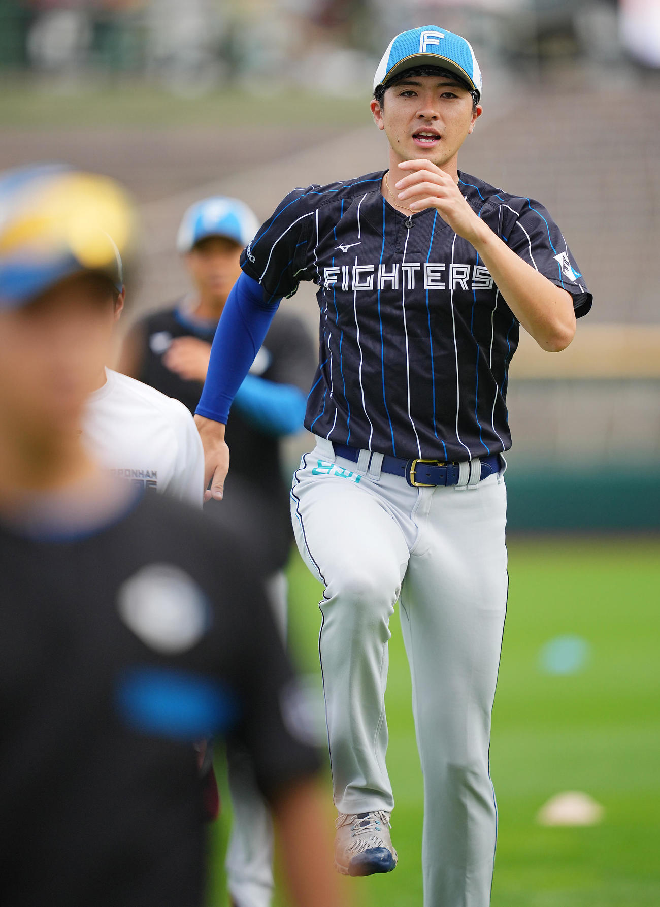 楽天対日本ハム　試合前調整する日本ハム上沢（撮影・垰建太）