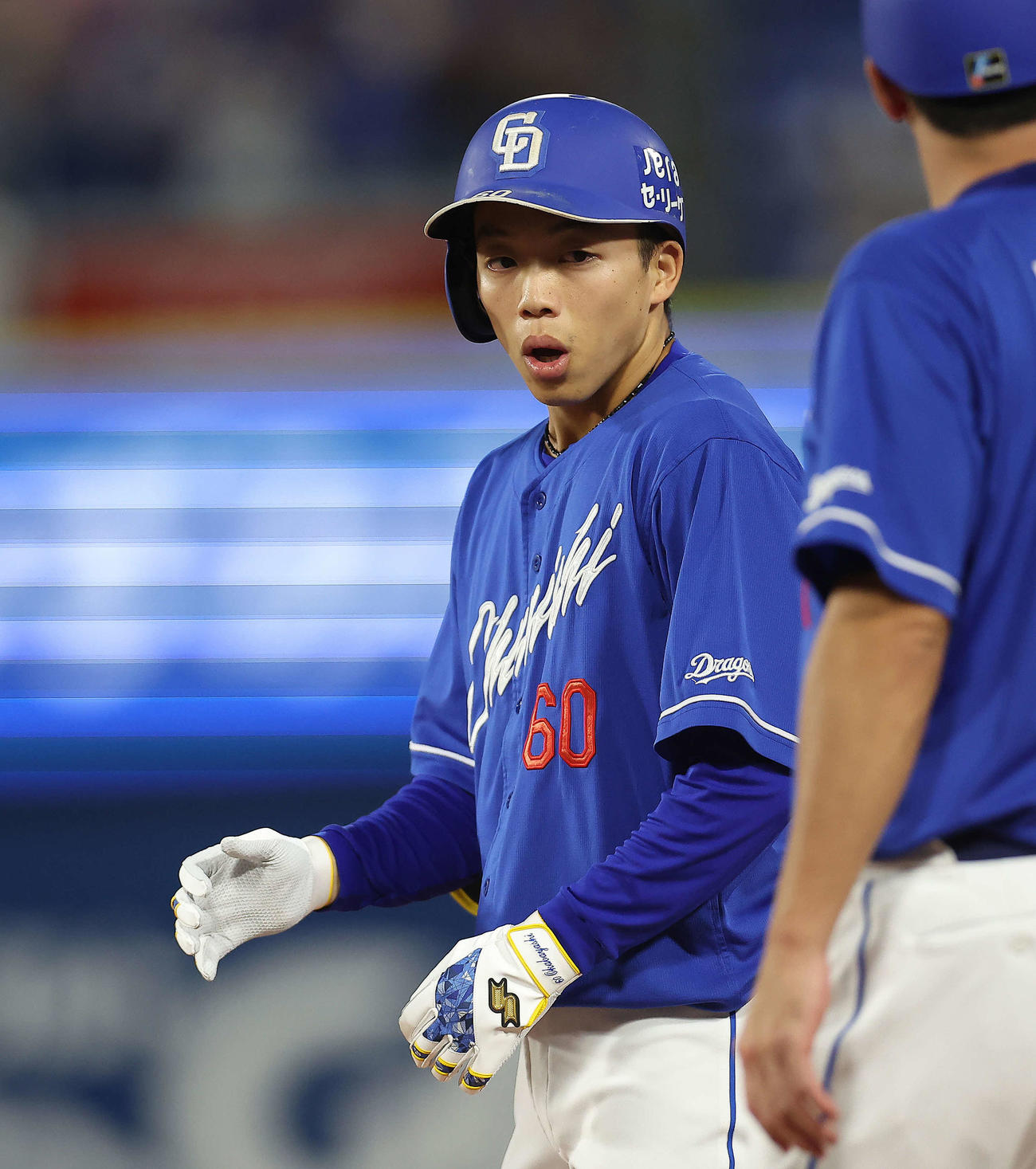 DeNA対中日　1回表中日無死、右前打で出塁する岡林（撮影・河田真司）
