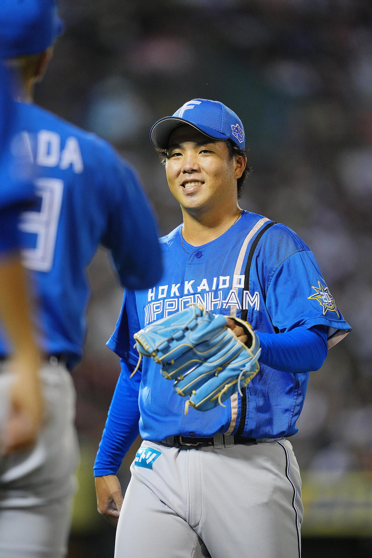 楽天対日本ハム　4回裏楽天の攻撃を無失点に抑え笑顔を見せる金村（撮影・垰建太）