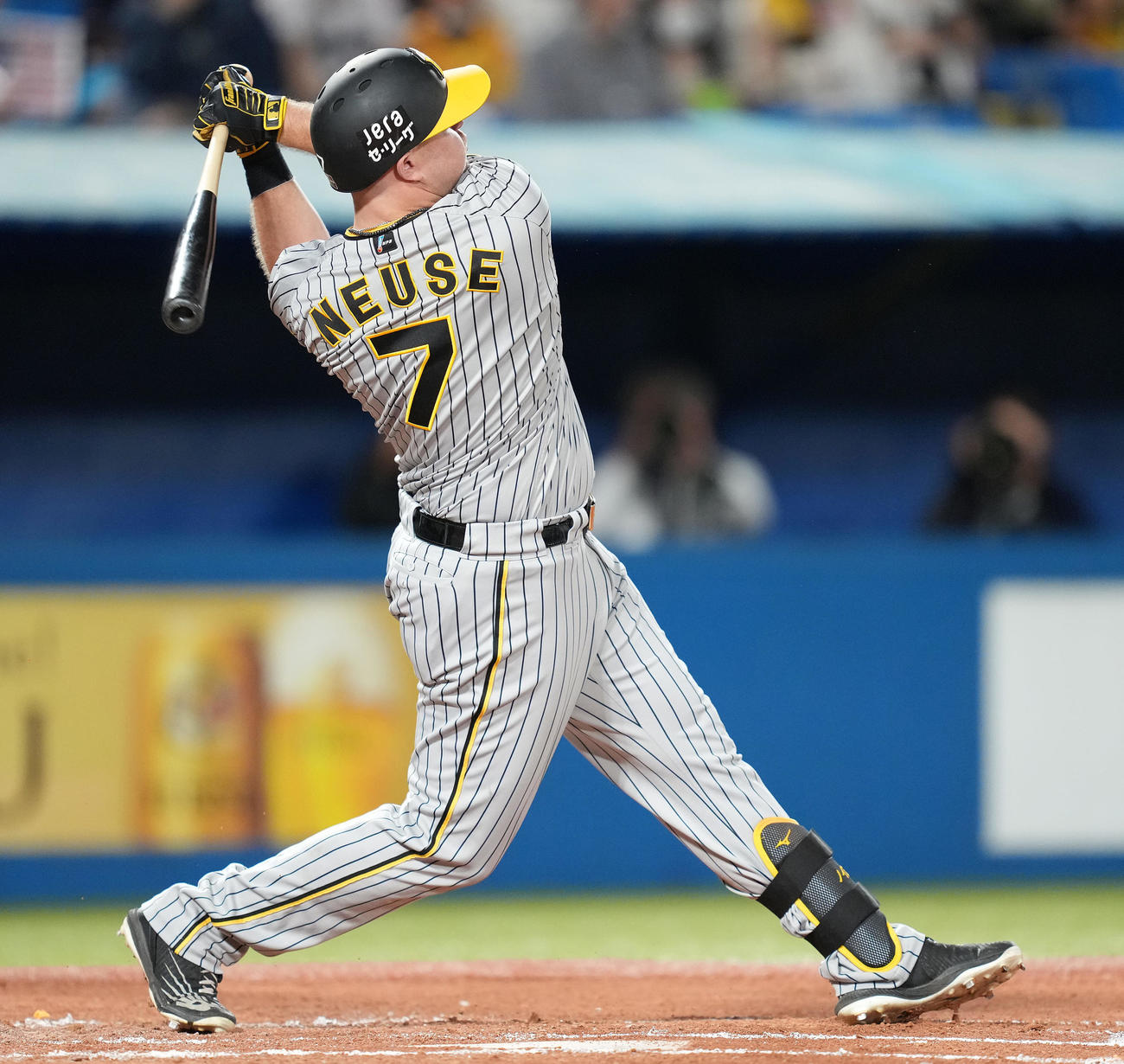 ヤクルト対阪神　1回表阪神2死一塁、左越え2点本塁打を放つノイジー（撮影・鈴木みどり）