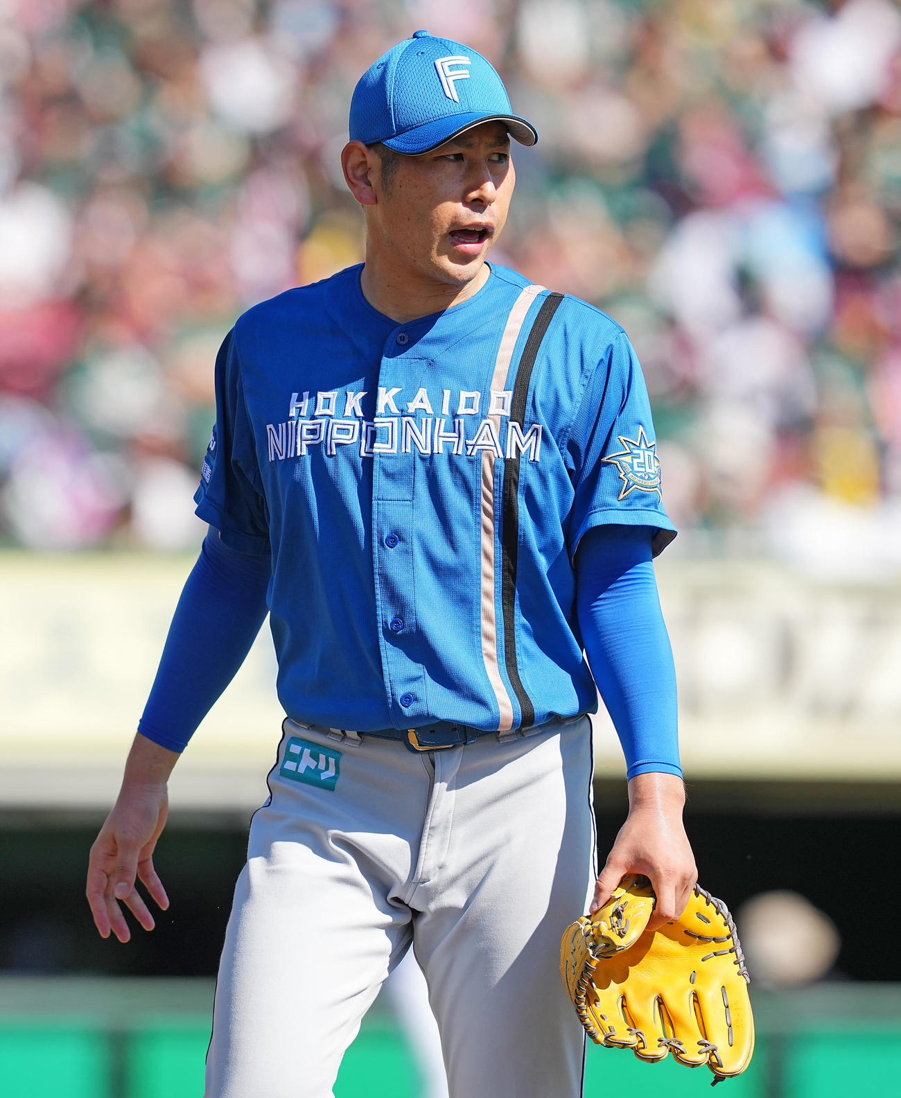 楽天対日本ハム　1回裏楽天の攻撃を無失点に抑え声を上げる日本ハム先発の加藤貴（撮影・垰建太）
