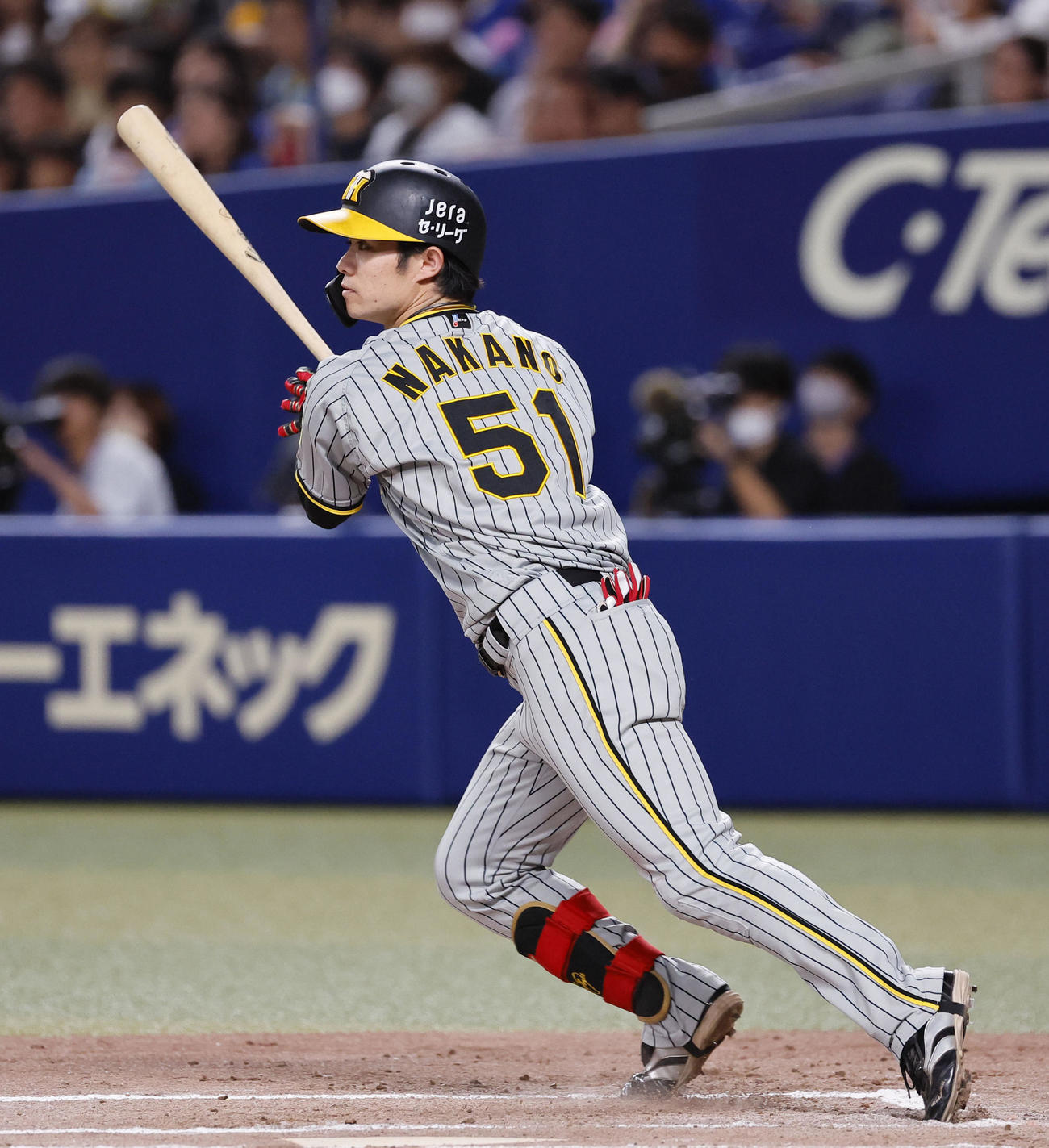 中日対阪神　7回表阪神1死、中野は中前に安打を放つ（撮影・藤尾明華）