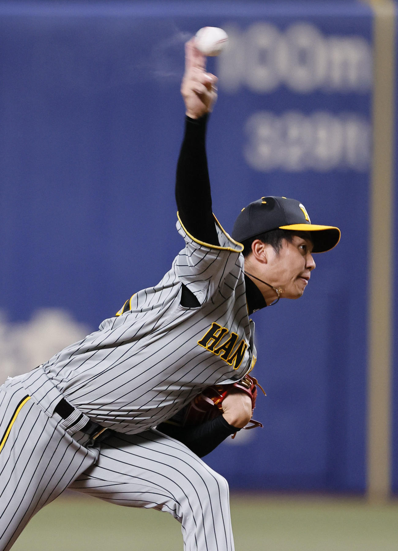 中日対阪神　力投する阪神先発の才木（撮影・藤尾明華）