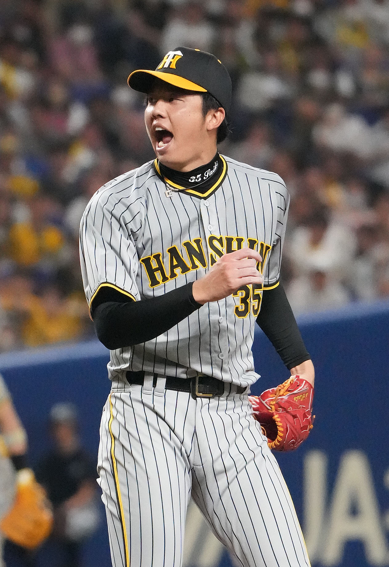 中日対阪神　9回裏中日1死一塁、細川成也を三振に仕留めほえる才木（撮影・森本幸一）