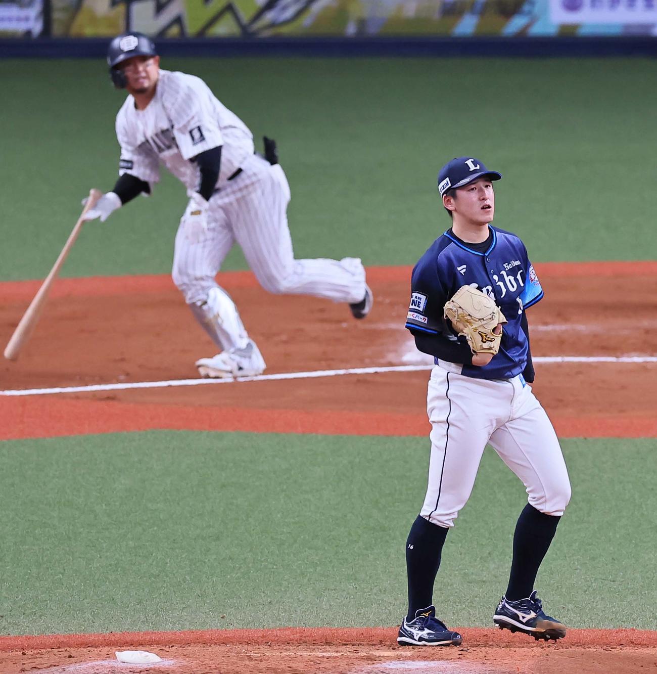 オリックス対西武　6回裏オリックス1死、隅田（右）は森に左越え先制ソロ本塁打を浴びる（撮影・上田博志）