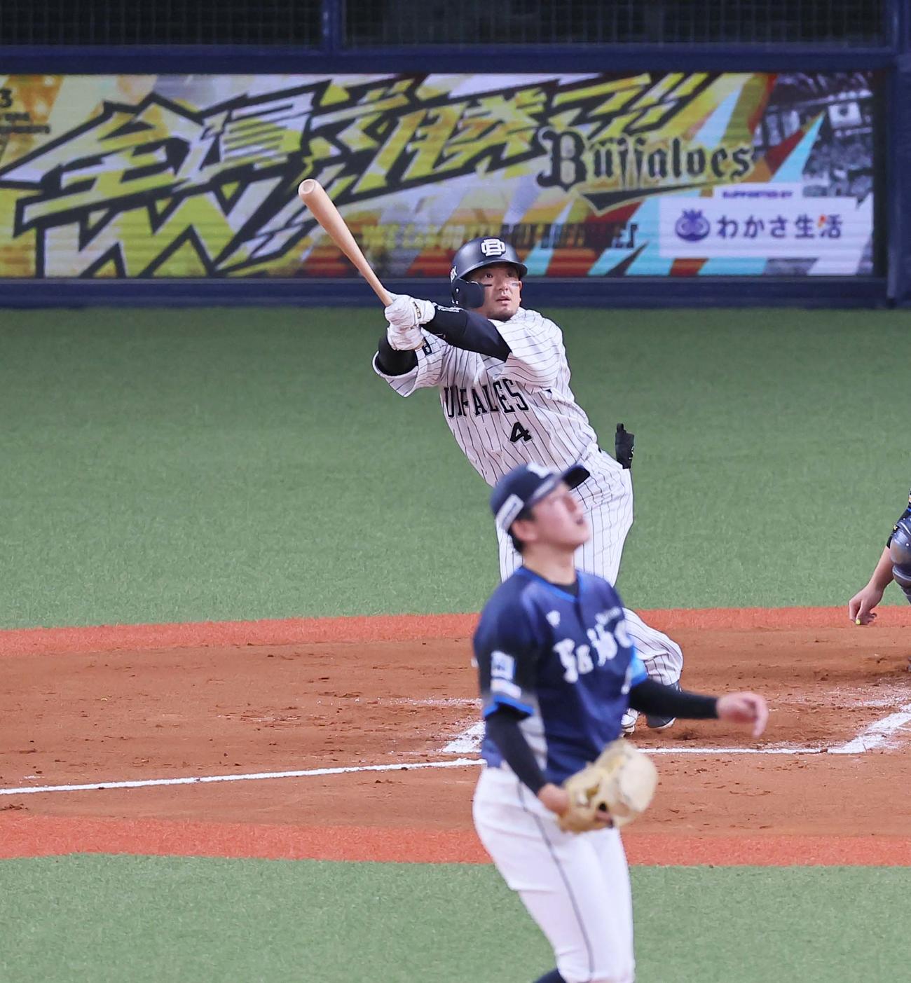 オリックス対西武　6回裏オリックス1死、森は左越え先制ソロ本塁打を放つ（撮影・上田博志）