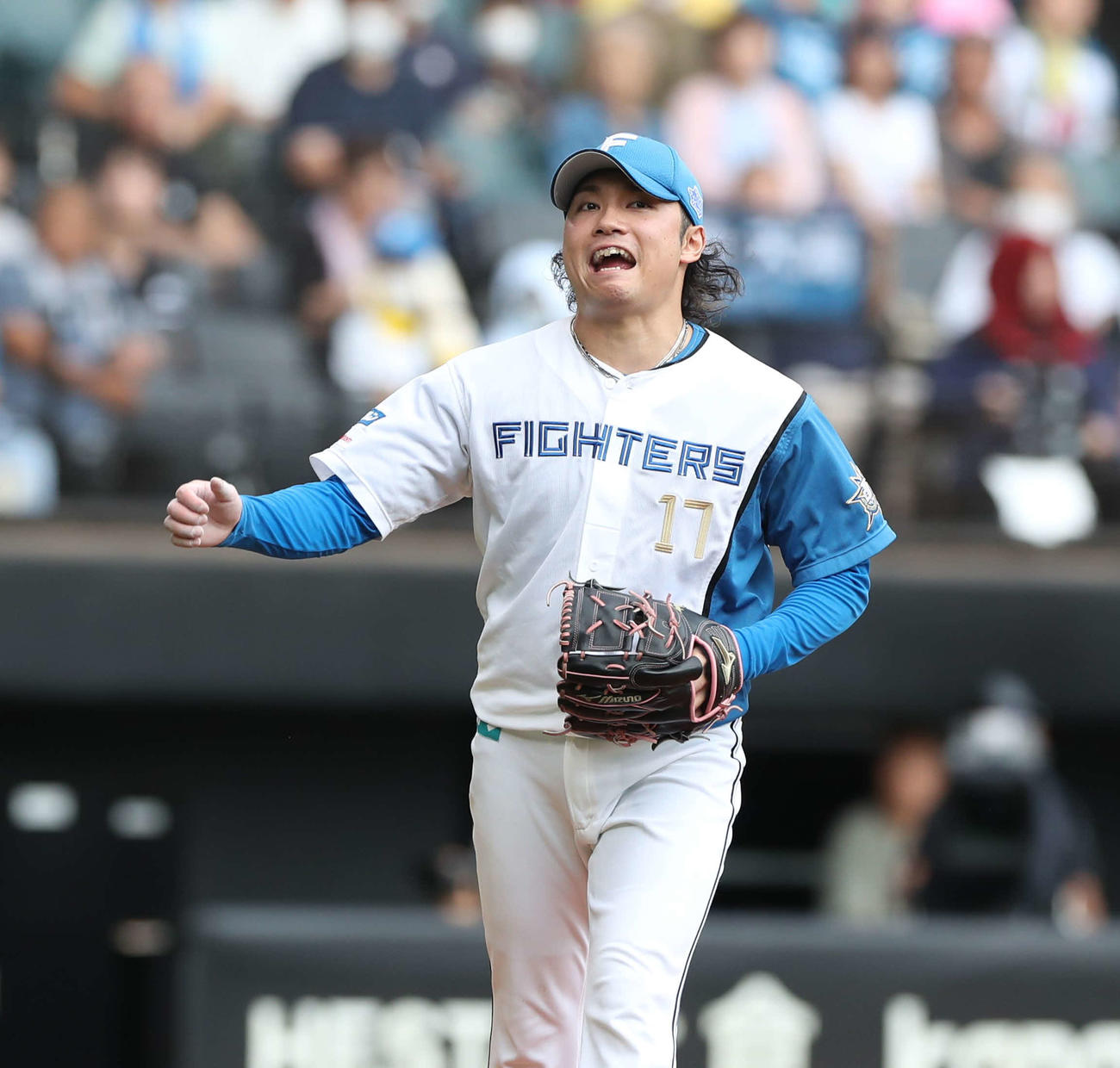 18日、三振をとり叫ぶ日本ハム伊藤（撮影・黒川智章）