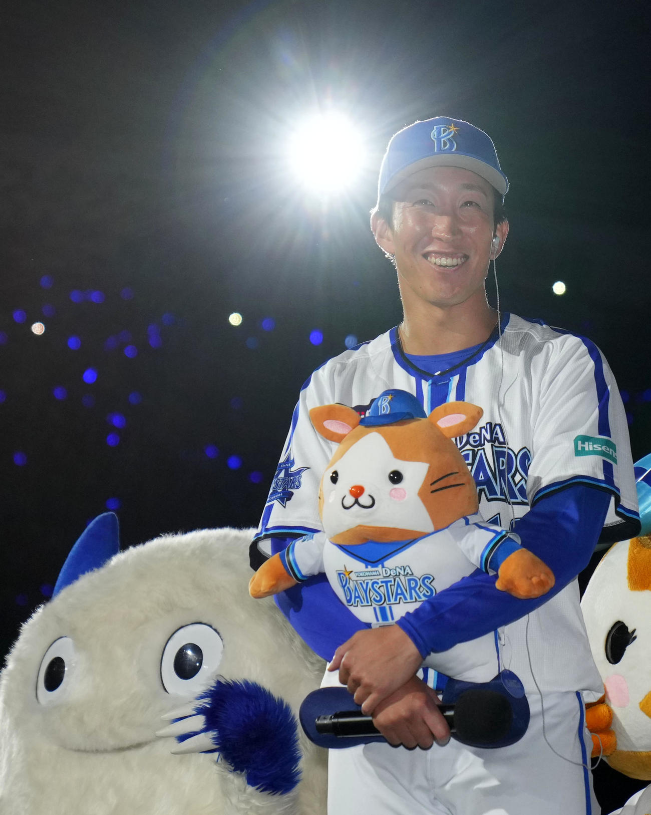 DeNA対巨人　お立ち台で笑顔を見せるDeNA大貫（撮影・横山健太）
