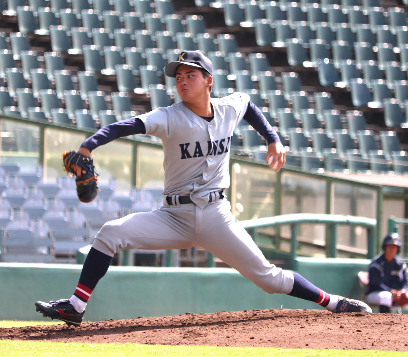 関西学生野球　関大対立命大　4節3回戦　延長10回131球17奪三振で完投勝利した、金丸夢斗投手（3年＝神港橘）。序盤は変化球で三振の山を積み上げた。（撮影・中島麗）