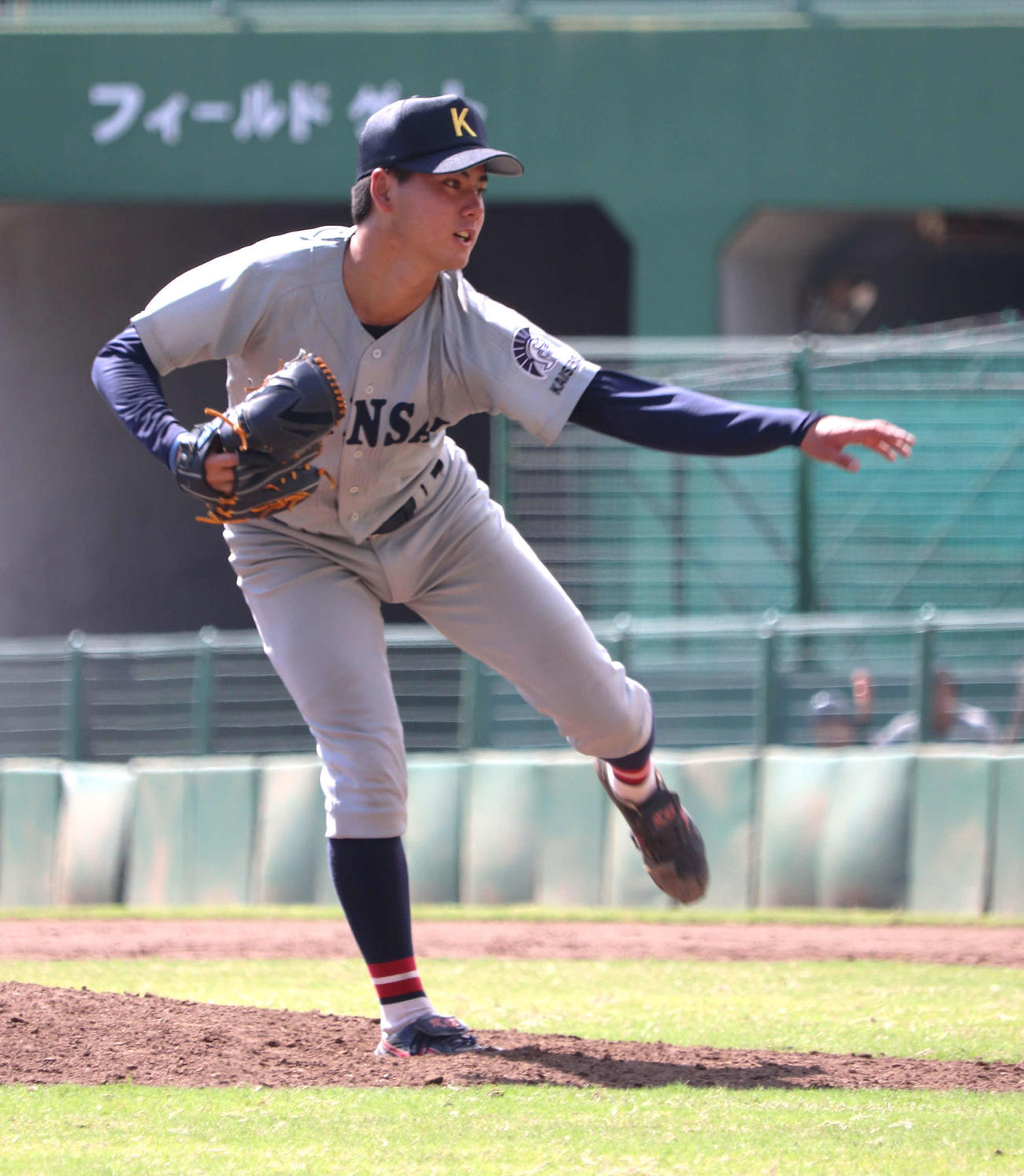 関西学生野球　関大対立命大　4節3回戦　延長10回131球17奪三振で完投勝利した、金丸夢斗投手（3年＝神港橘）（撮影・中島麗）