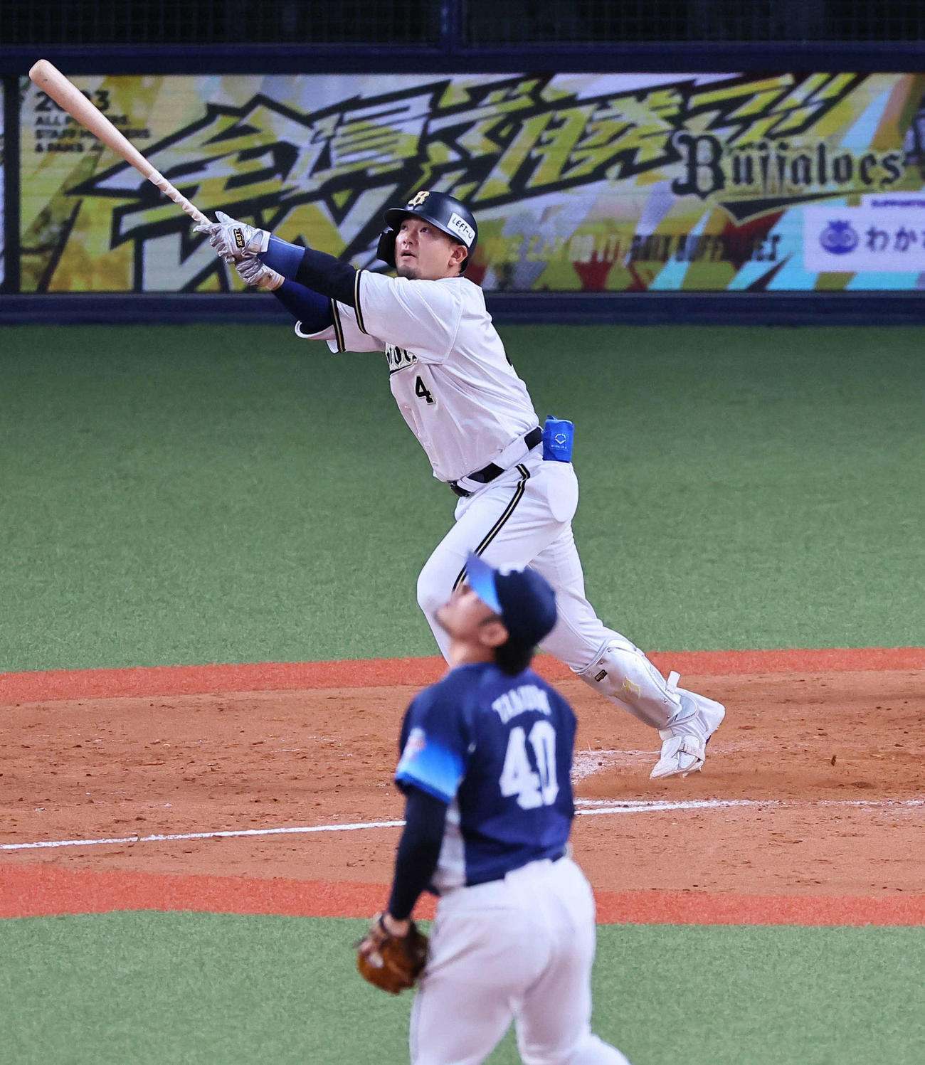 オリックス対西武　8回裏オリックス2死、森は決勝の右越えソロ本塁打を放つ（撮影・上田博志）