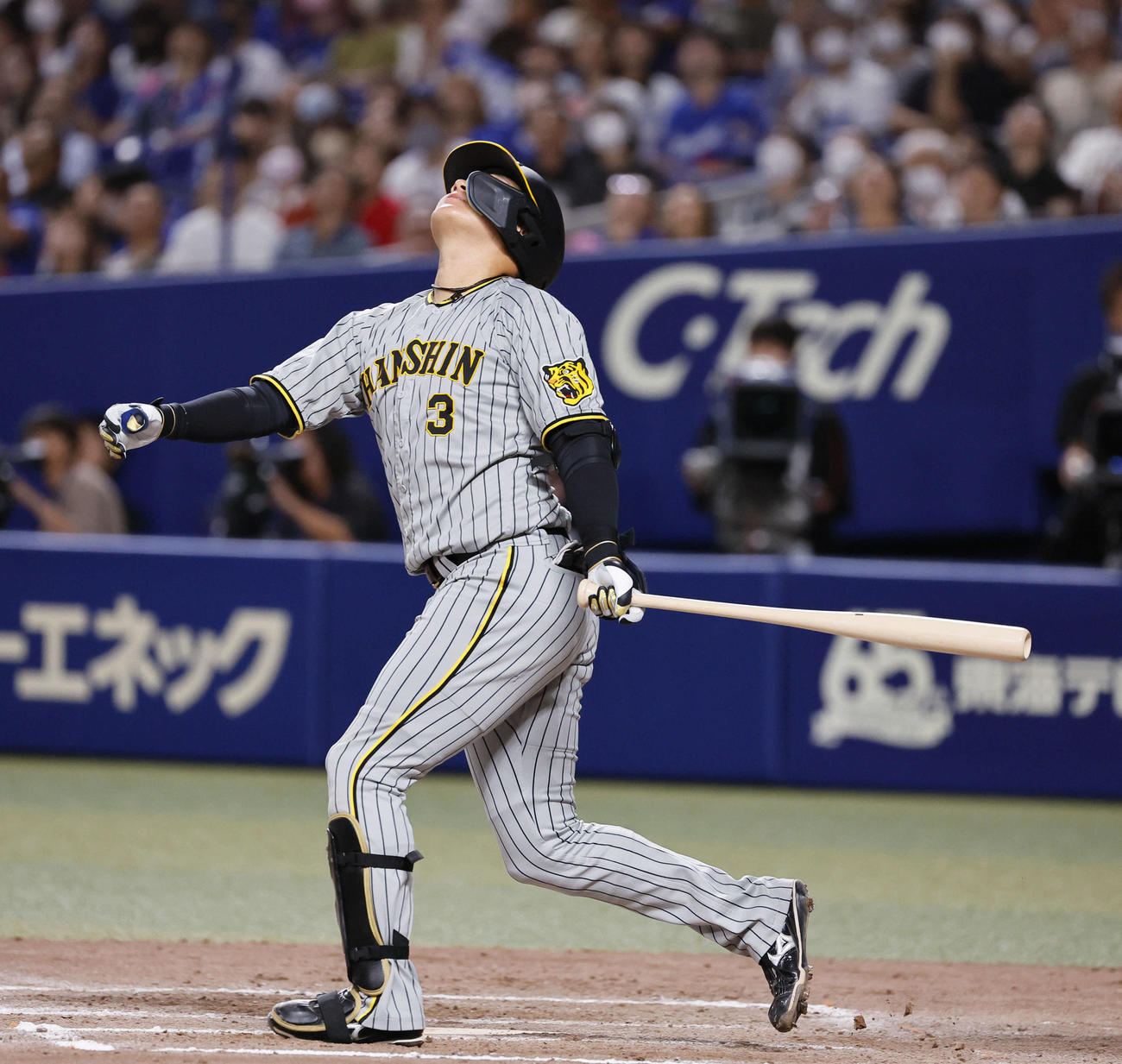 中日対阪神　9回表阪神無死、捕邪飛に倒れる大山（撮影・藤尾明華）