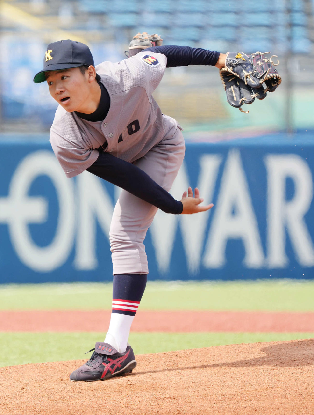 法大対慶大　慶大先発の竹内（撮影・小沢裕）