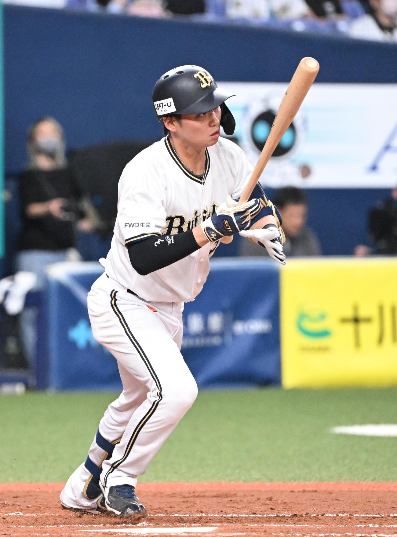 オリックス対西武　3回裏オリックス無死、右前打を放つ石川（撮影・和賀正仁）