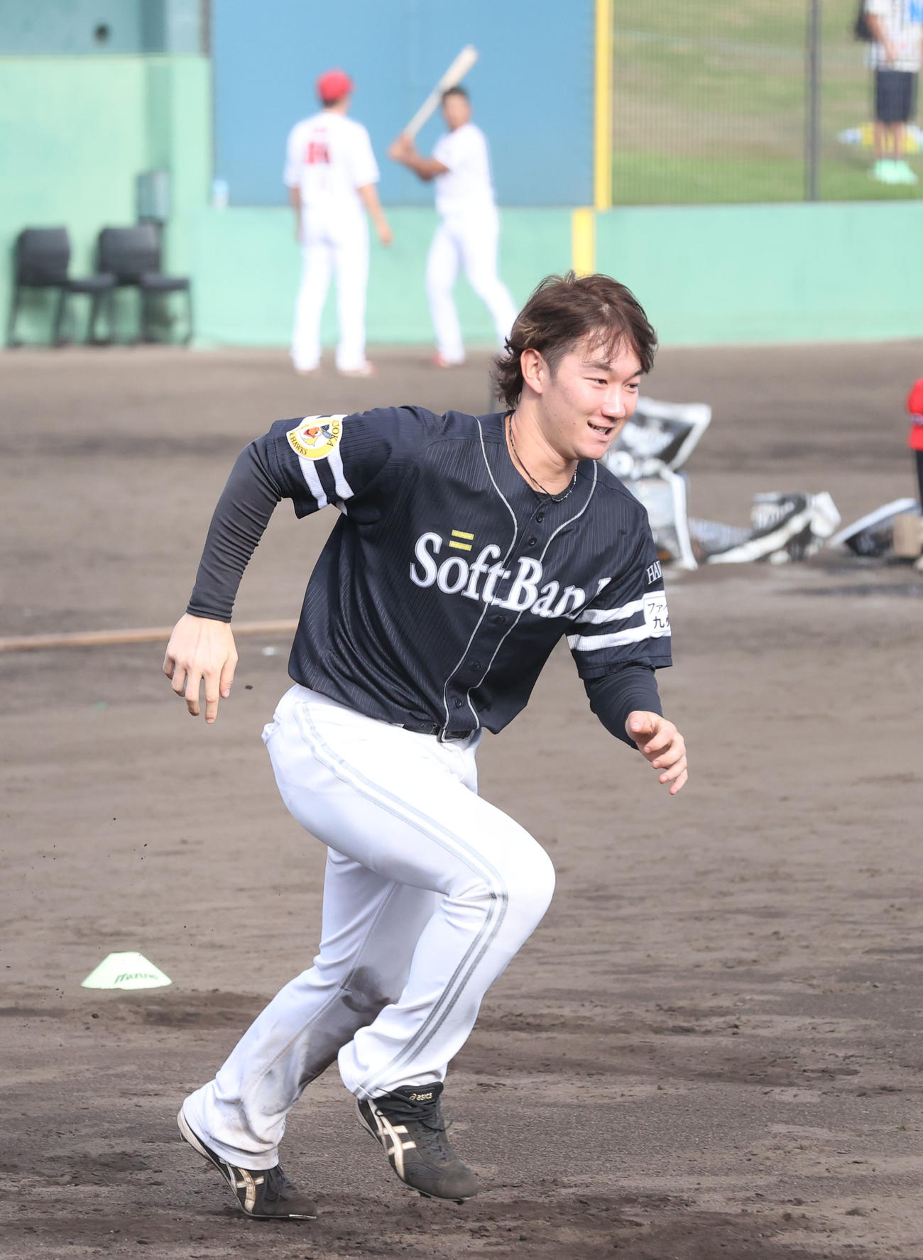 広島対ソフトバンク　試合終了後、ダッシュ府する正木（撮影・梅根麻紀）