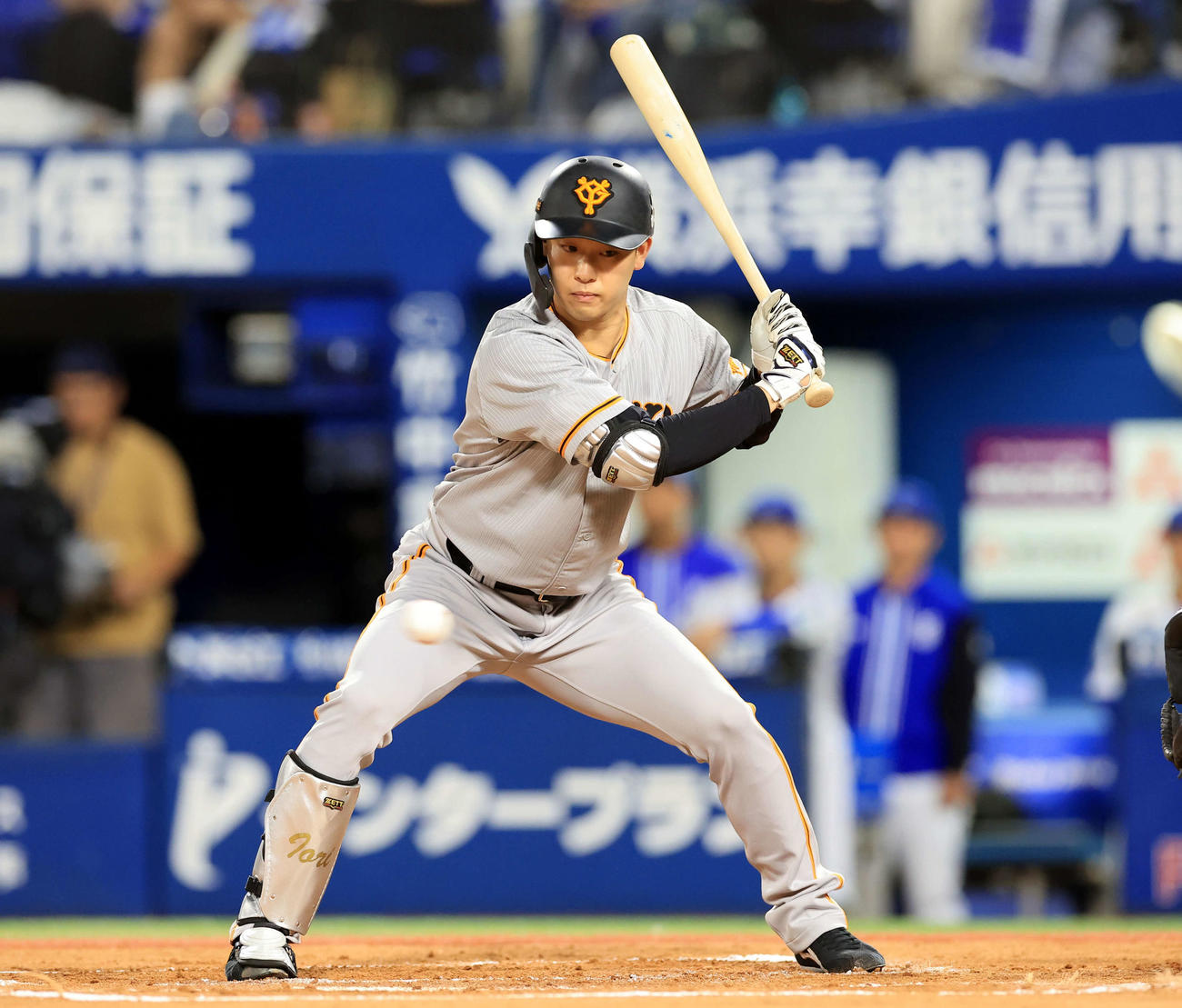 DeNA対巨人　2回表巨人2死満塁、山崎伊は見逃し三振に倒れる（撮影・浅見桂子）