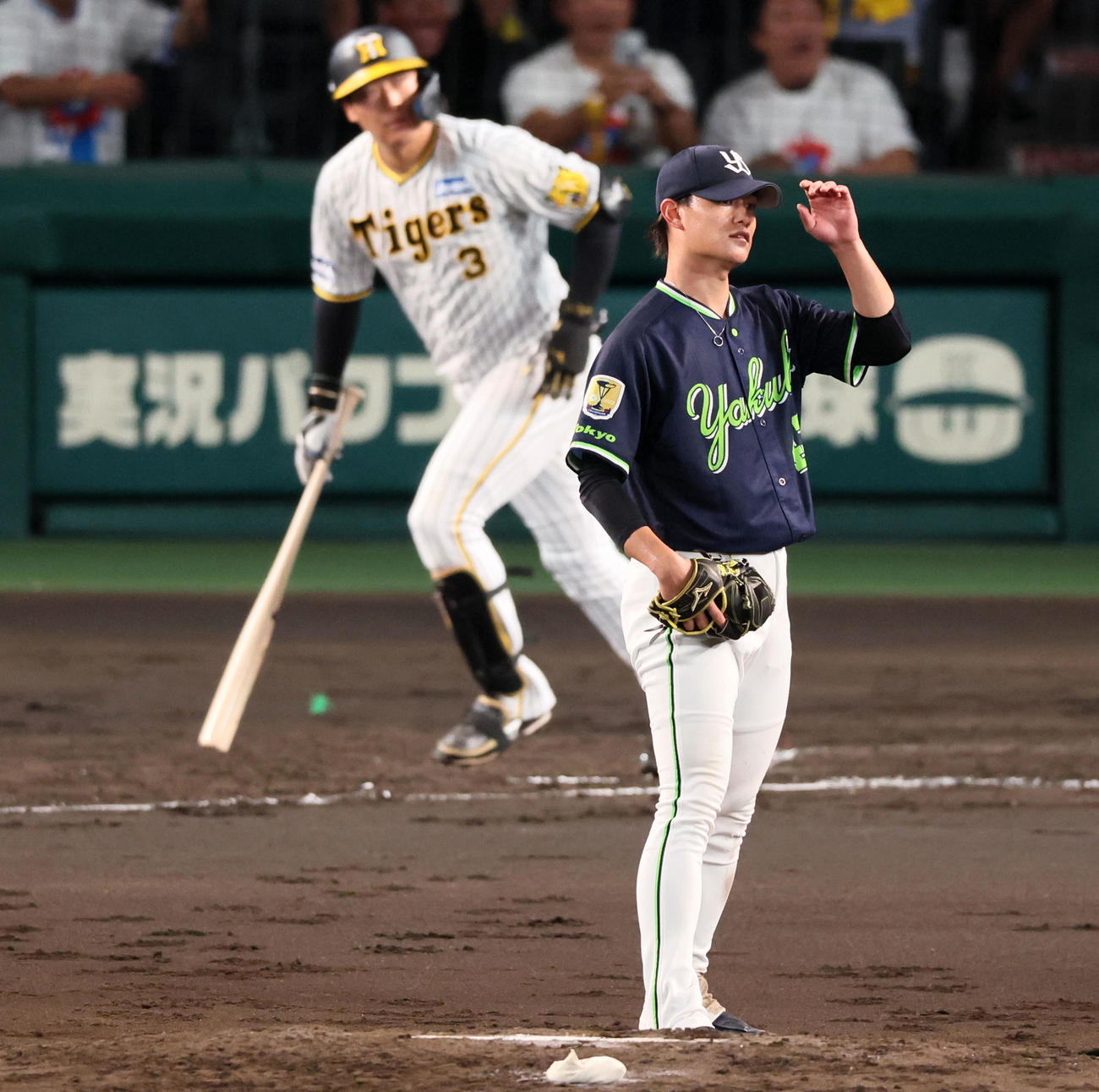 阪神対ヤクルト　4回裏阪神1死二塁、高橋は大山に左越え2点本塁打を浴びる（撮影・加藤哉）