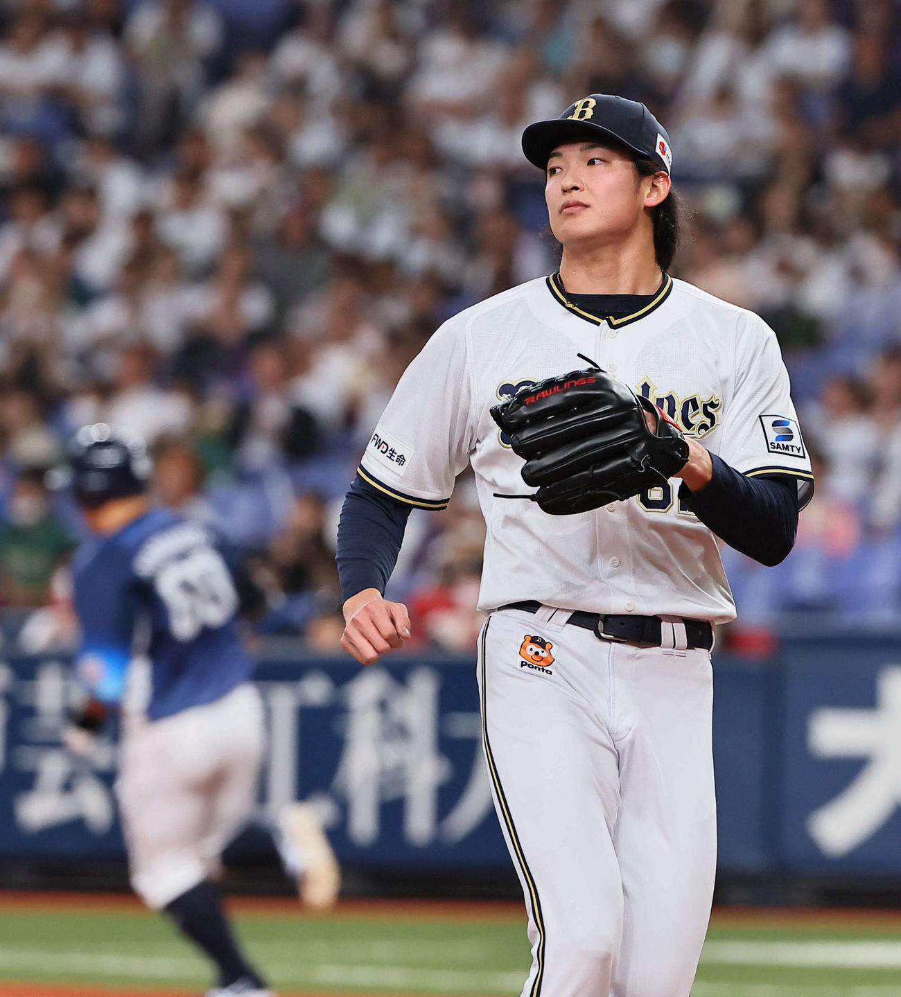 オリックス対西武　9回表西武1死一、三塁、山崎颯（右）は代打中村に左前勝ち越し適時打を浴びる（撮影・上田博志）
