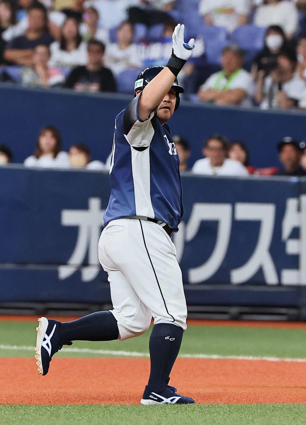 オリックス対西武　9回表西武1死一、三塁、代打中村は左前に勝ち越し適時打を放つ（撮影・上田博志）