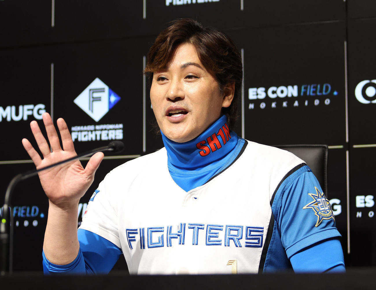 日本ハム対ロッテ　試合前、続投を表明し会見に臨む日本ハム新庄監督（撮影・佐藤翔太）
