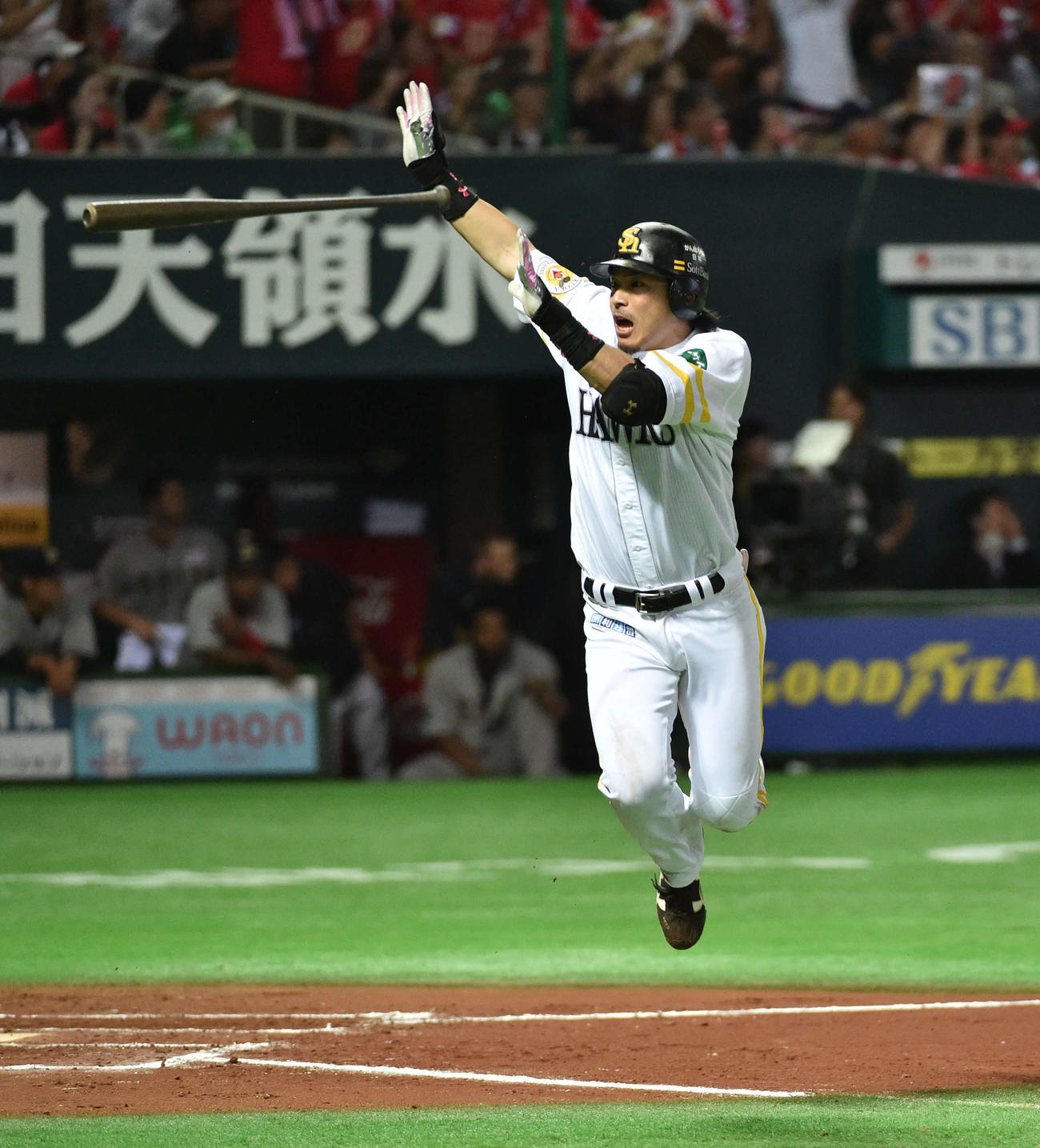 14年10月2日、ソフトバンク対オリックス　10回裏ソフトバンク1死満塁、松田はサヨナラ打を放つ