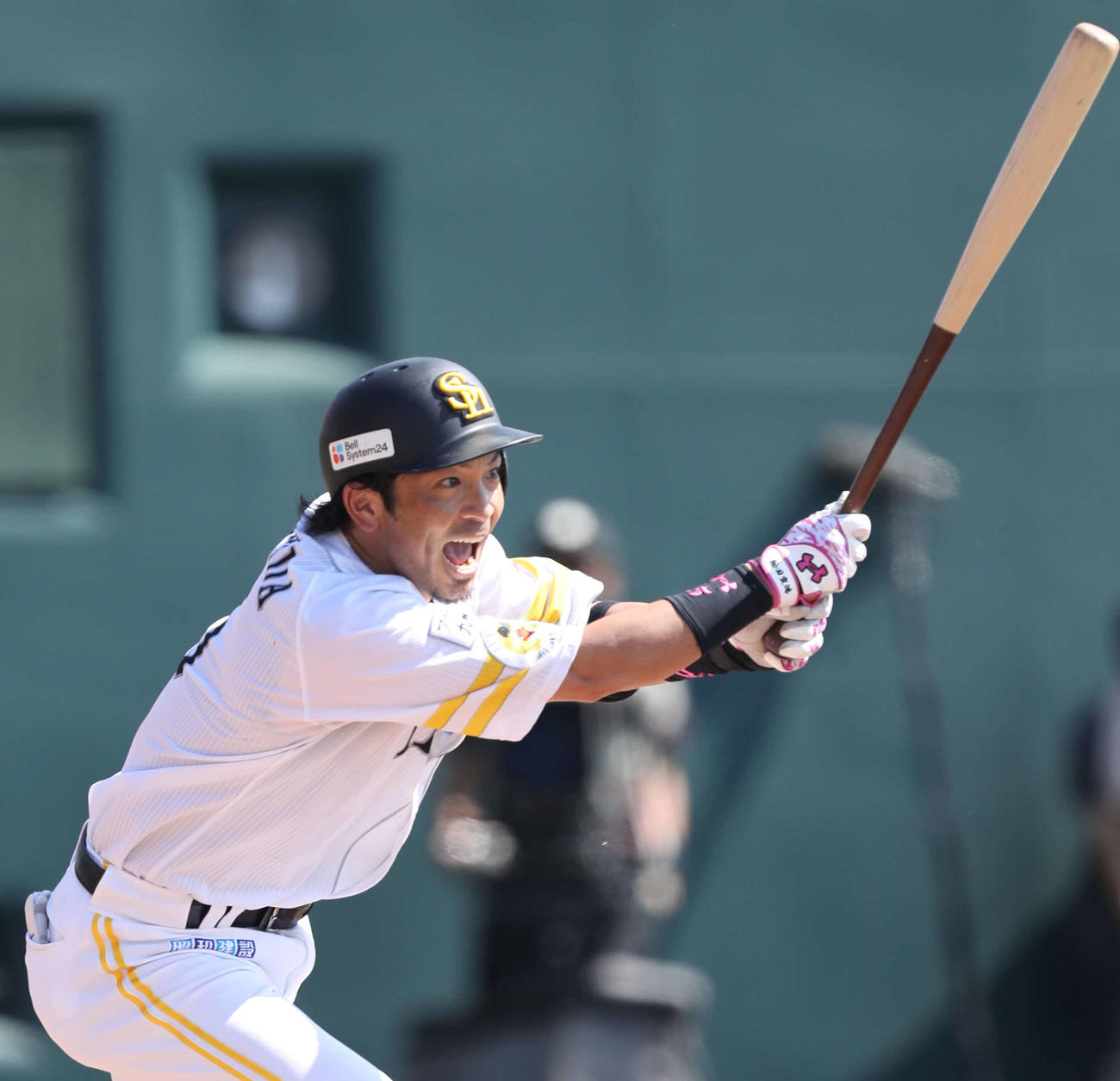 2022年10月、中日との2軍戦　松田は右前打を放つ