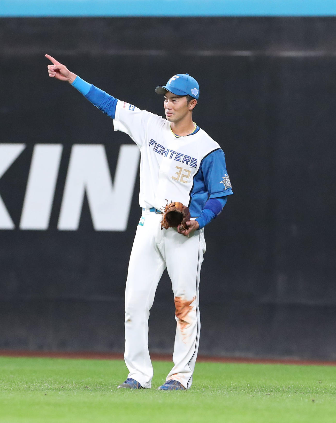 日本ハム対ロッテ　5回表、右翼守備につく谷内（撮影・佐藤翔太）