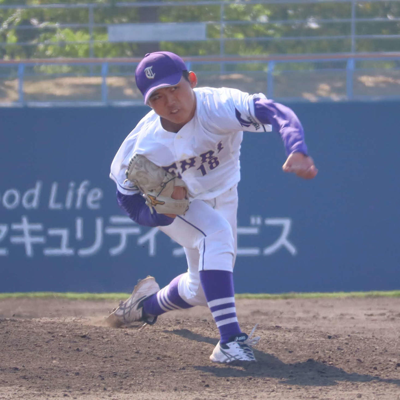 阪神大学野球連盟秋季リーグ戦　天理大対関西国際大　関西国際大戦に先発した天理大の本間悠貴投手（撮影・村松万里子）